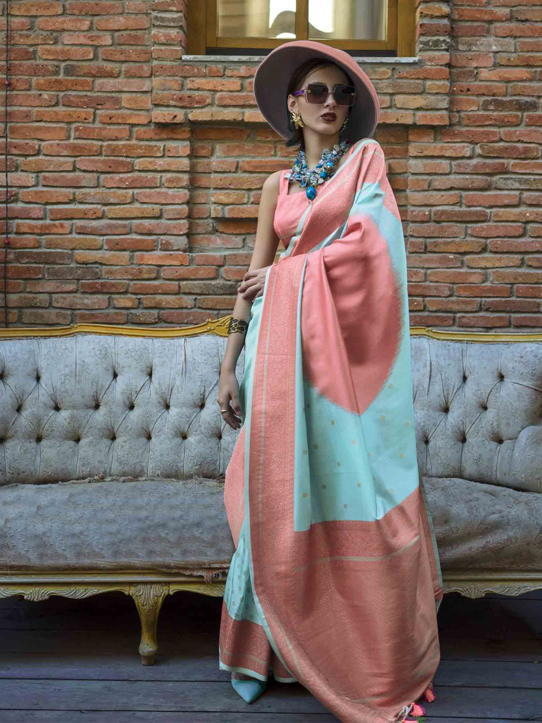 

Mitera Ethnic Motifs Woven Design Saree, Blue