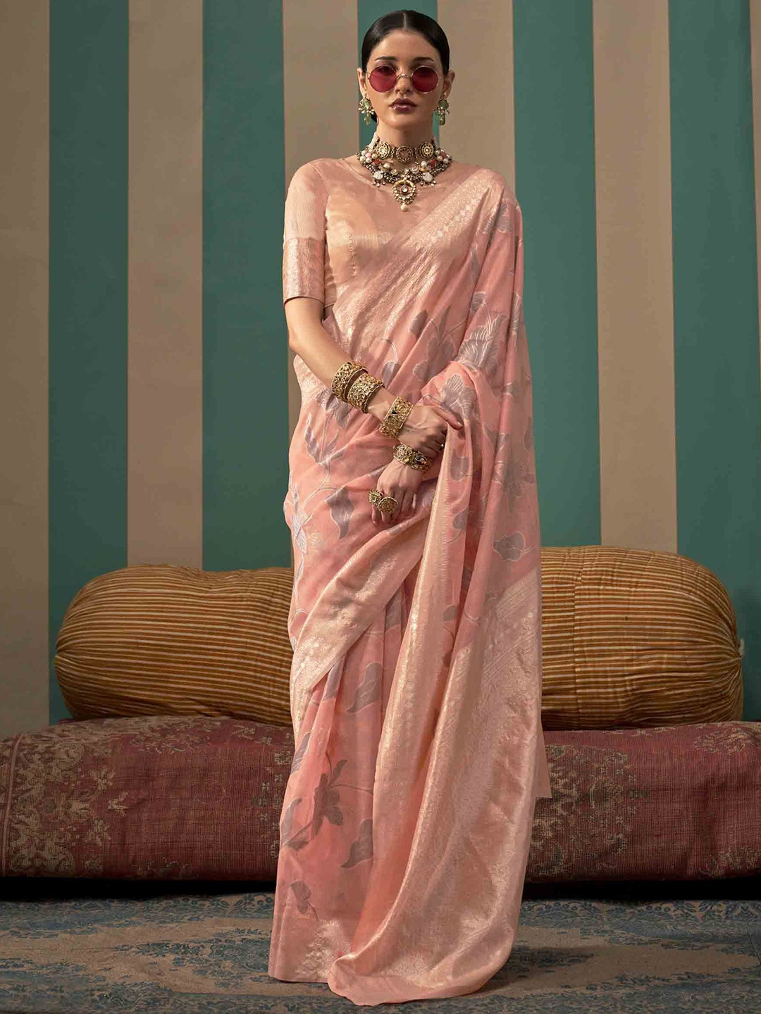 

Mitera Woven Design Zari Banarasi Saree, Peach