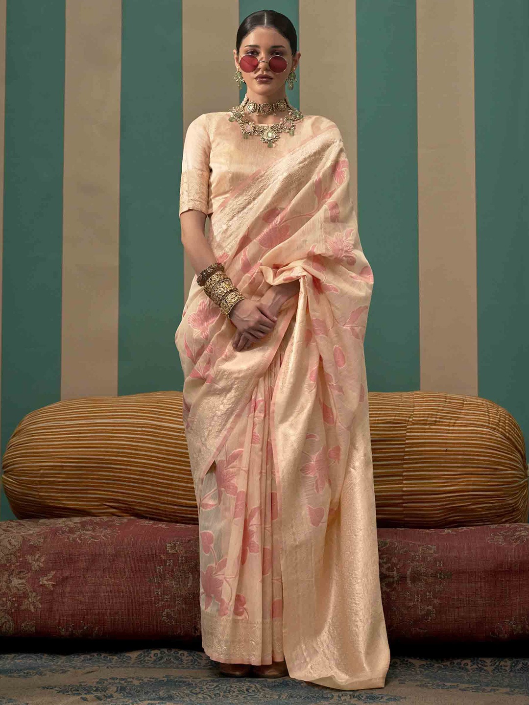 

Mitera Floral Woven Design Zari Banarasi Saree, Cream