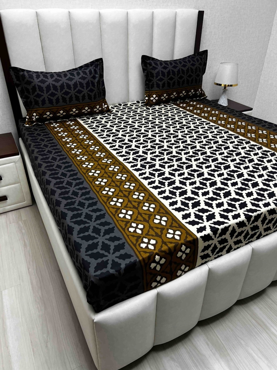 

Pure Decor Passion Fur Brown & White Abstract Cotton 260TC Queen Bedsheet Set-2.28mx2.54m
