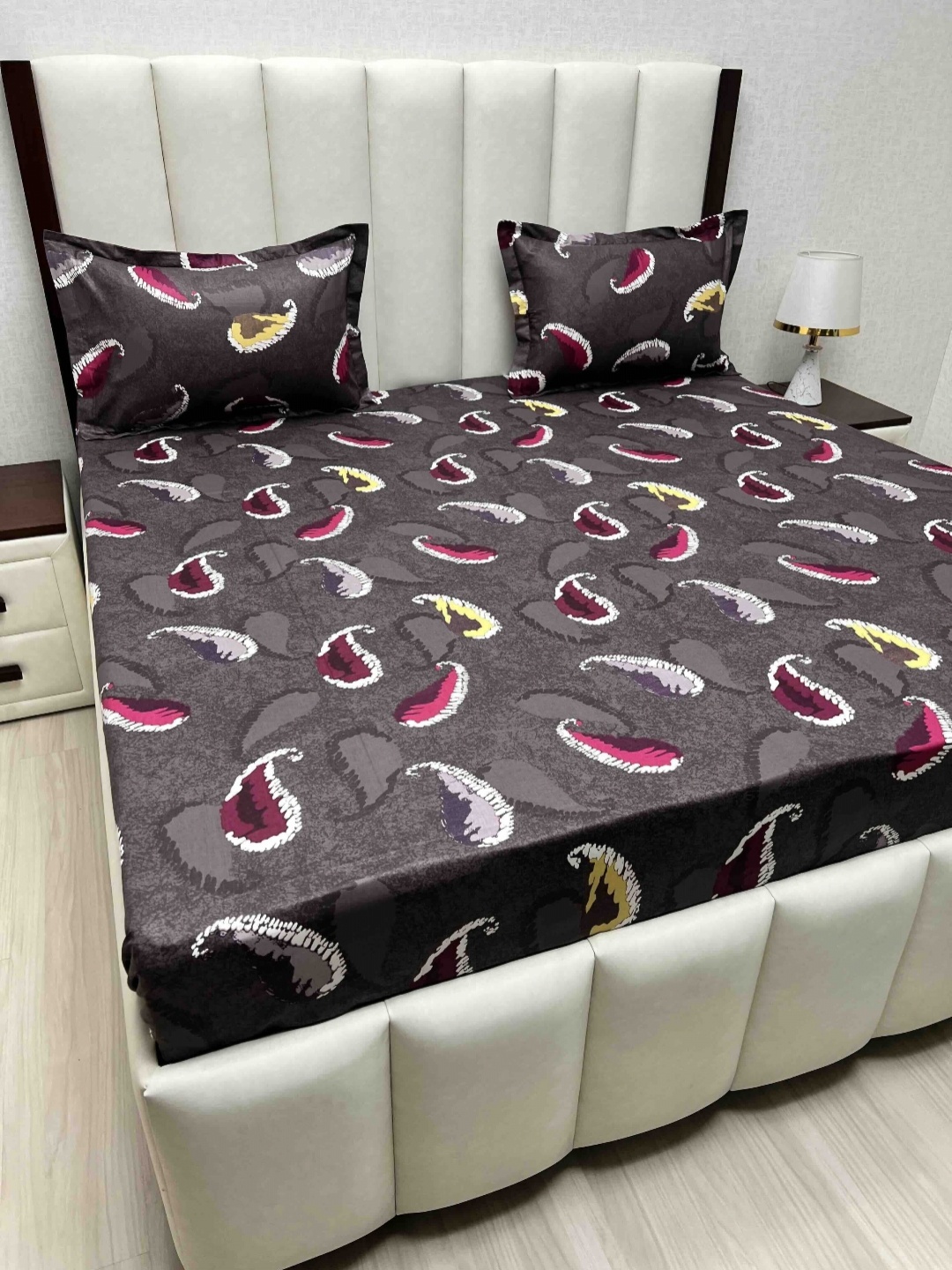 

Pure Decor Passion Fur Purple & White Ethnic Cotton 260 TC Queen Bedsheet Set-2.28mx2.54m