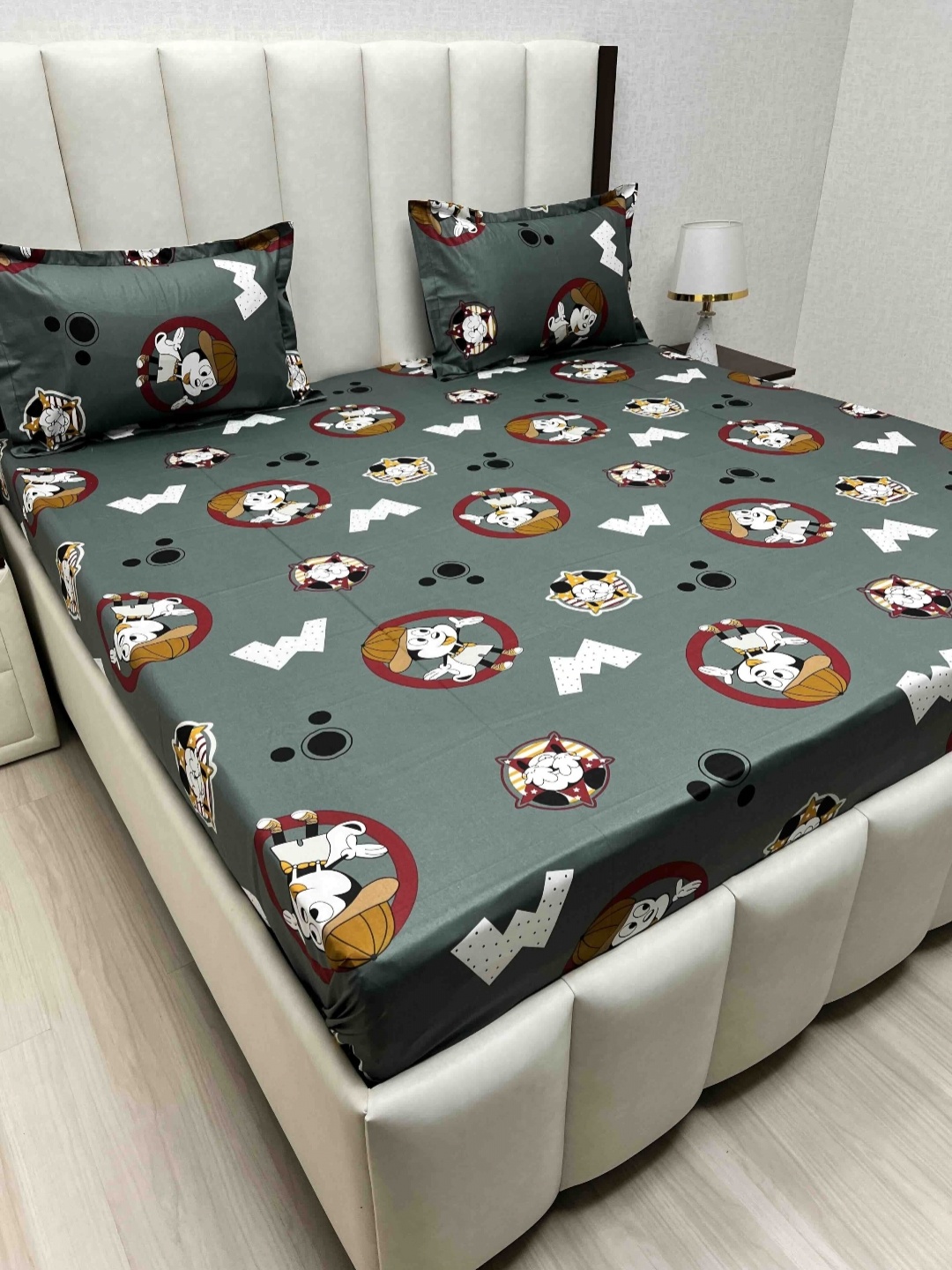 

Pure Decor Passion Fur Green Cartoon Characters Cotton 240TC Queen Bedsheet Set-2.28mx2.5m