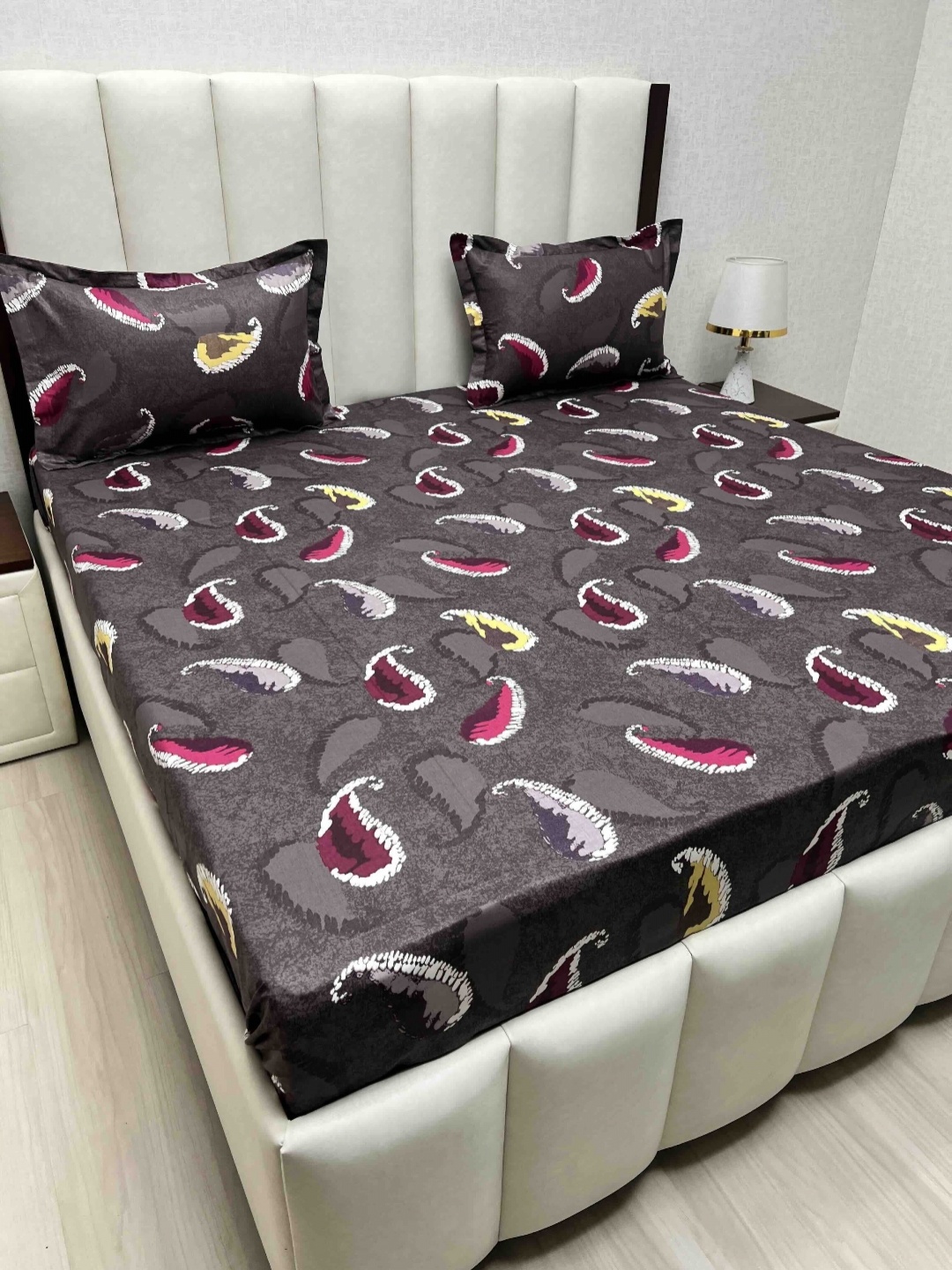 

Pure Decor Grey Ethnic Motifs Pure Cotton 220 TC Queen Bedsheet Set 2.28 m x 2.54 m
