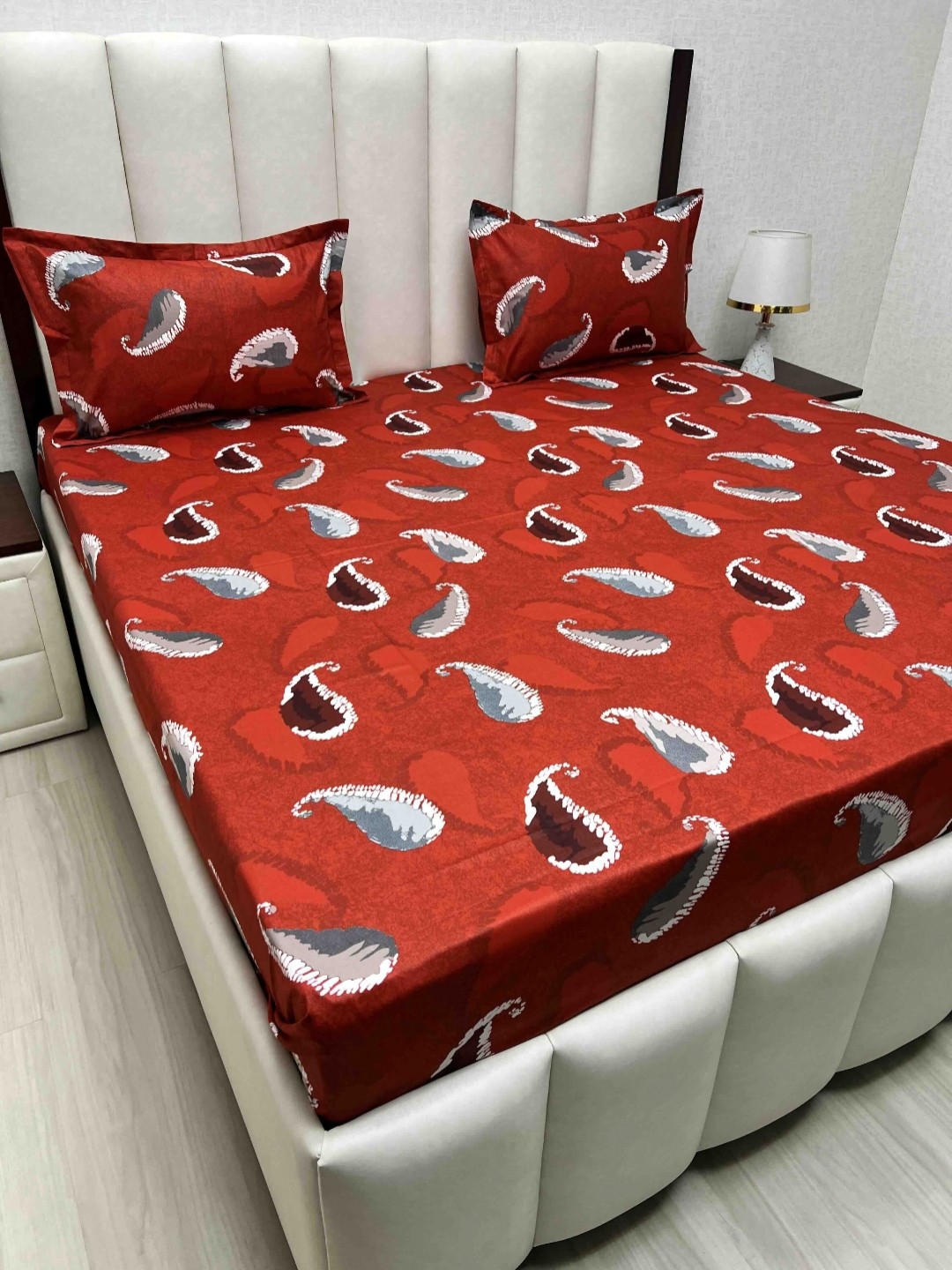 

Pure Decor Red & White Ethnic Motifs Pure Cotton 220 TC Queen Bedsheet Set 2.28 m x 2.54 m