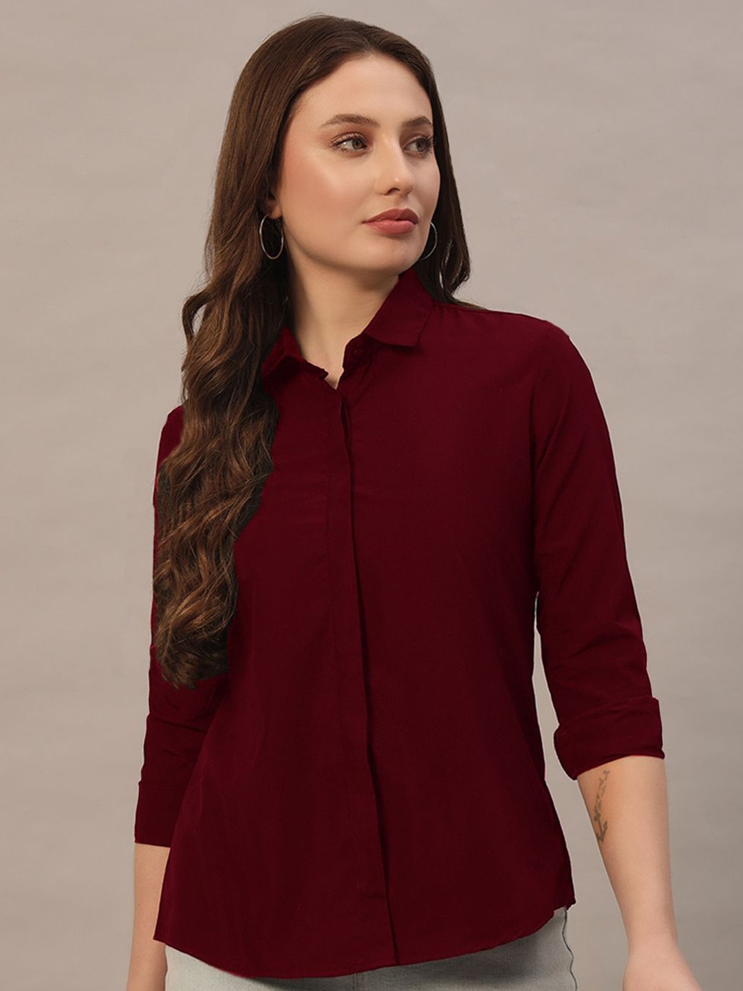 

The Roadster Lifestyle Co. Women Slim Fit Spread Collar Solid Casual Shirt, Maroon