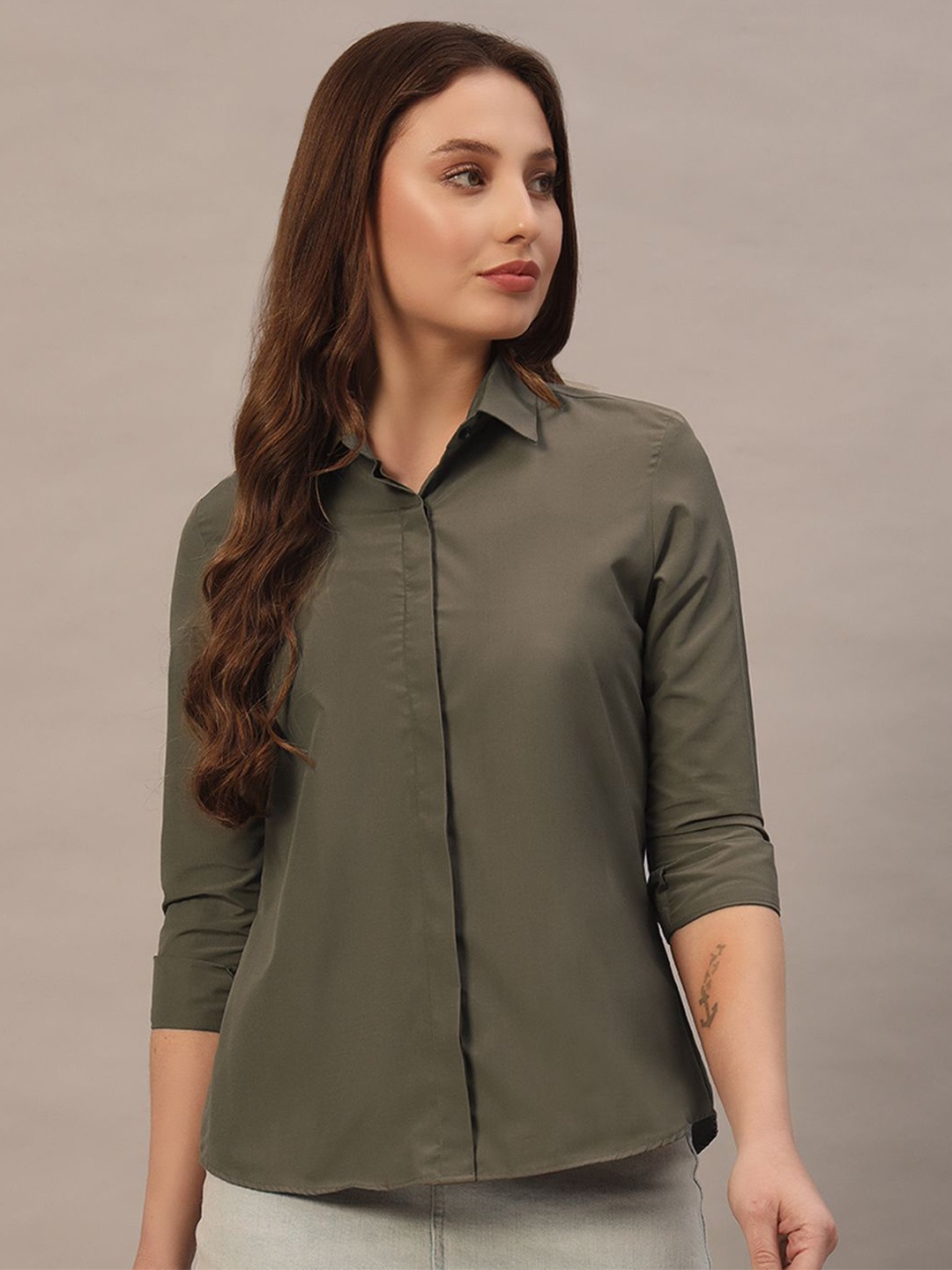 

The Roadster Lifestyle Co. Women Slim Fit Spread Collar Solid Casual Shirt, Olive