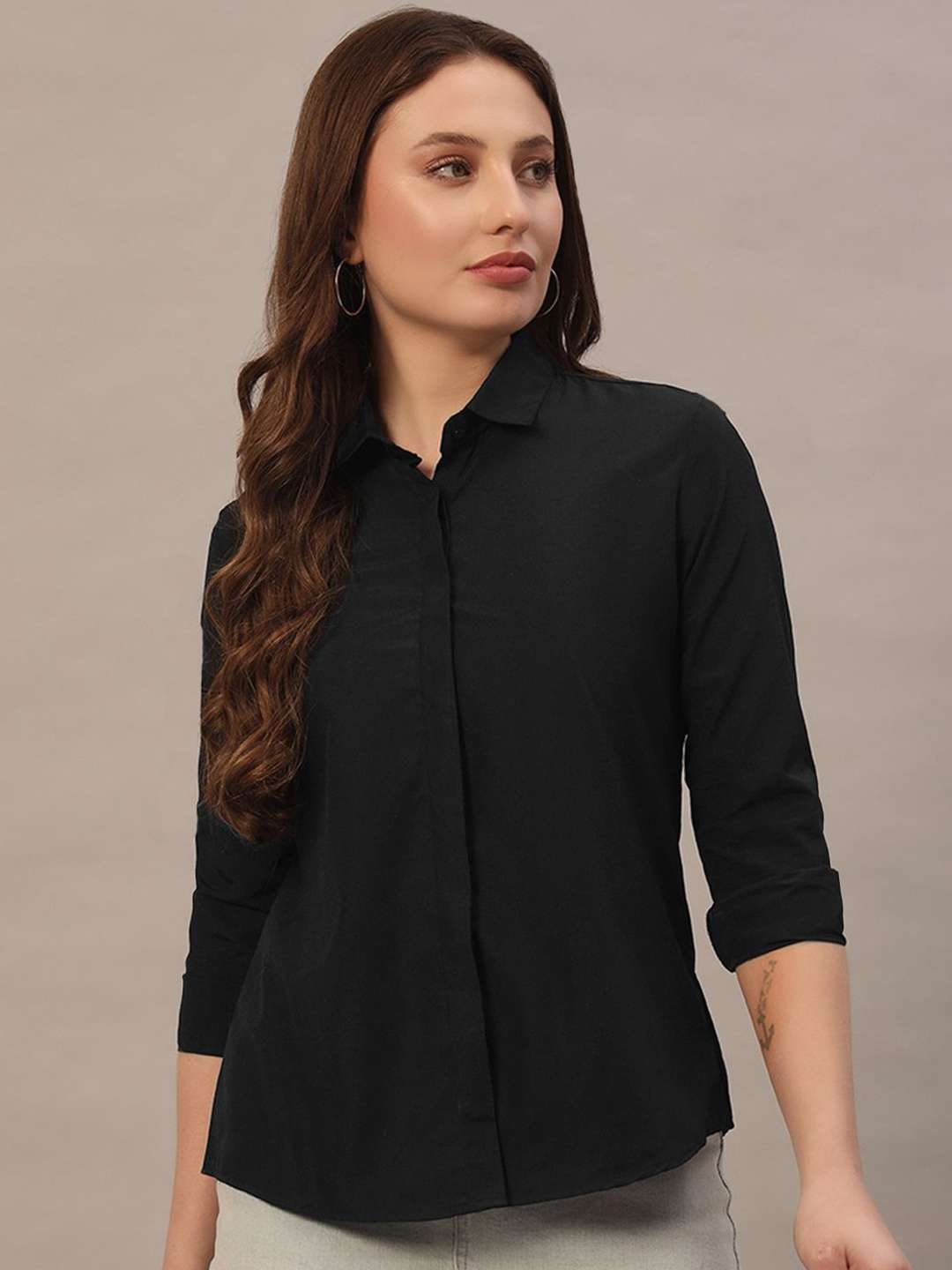 

The Roadster Lifestyle Co. Women Slim Fit Spread Collar Solid Casual Shirt, Black