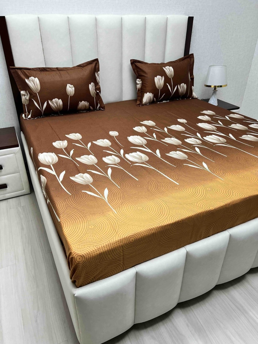 

Pure Decor Brown & White FloralPure Cotton 210 TC Queen Bedsheet Set 2.28 m x 2.54 m