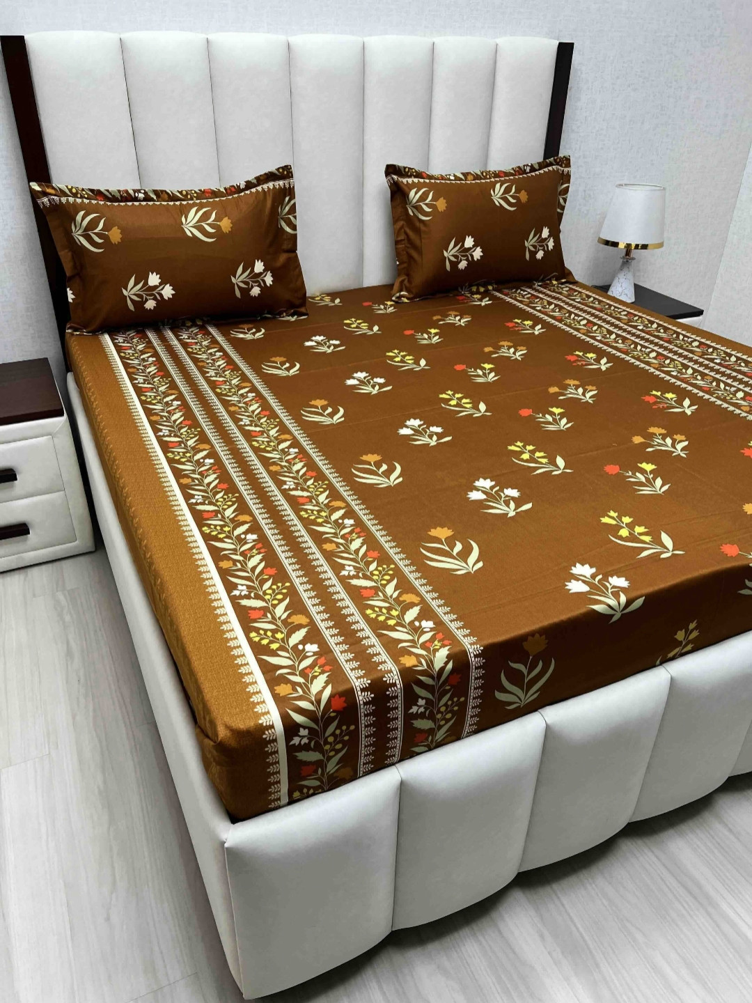 

Pure Decor Brown & White Floral Pure Cotton 210 TC Queen Bedsheet Set 2.28 m x 2.54 m