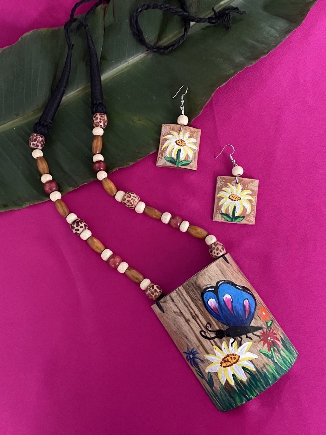 

Digital Dress Room Tribal Painted Butterfly Necklace & Earrings, Brown