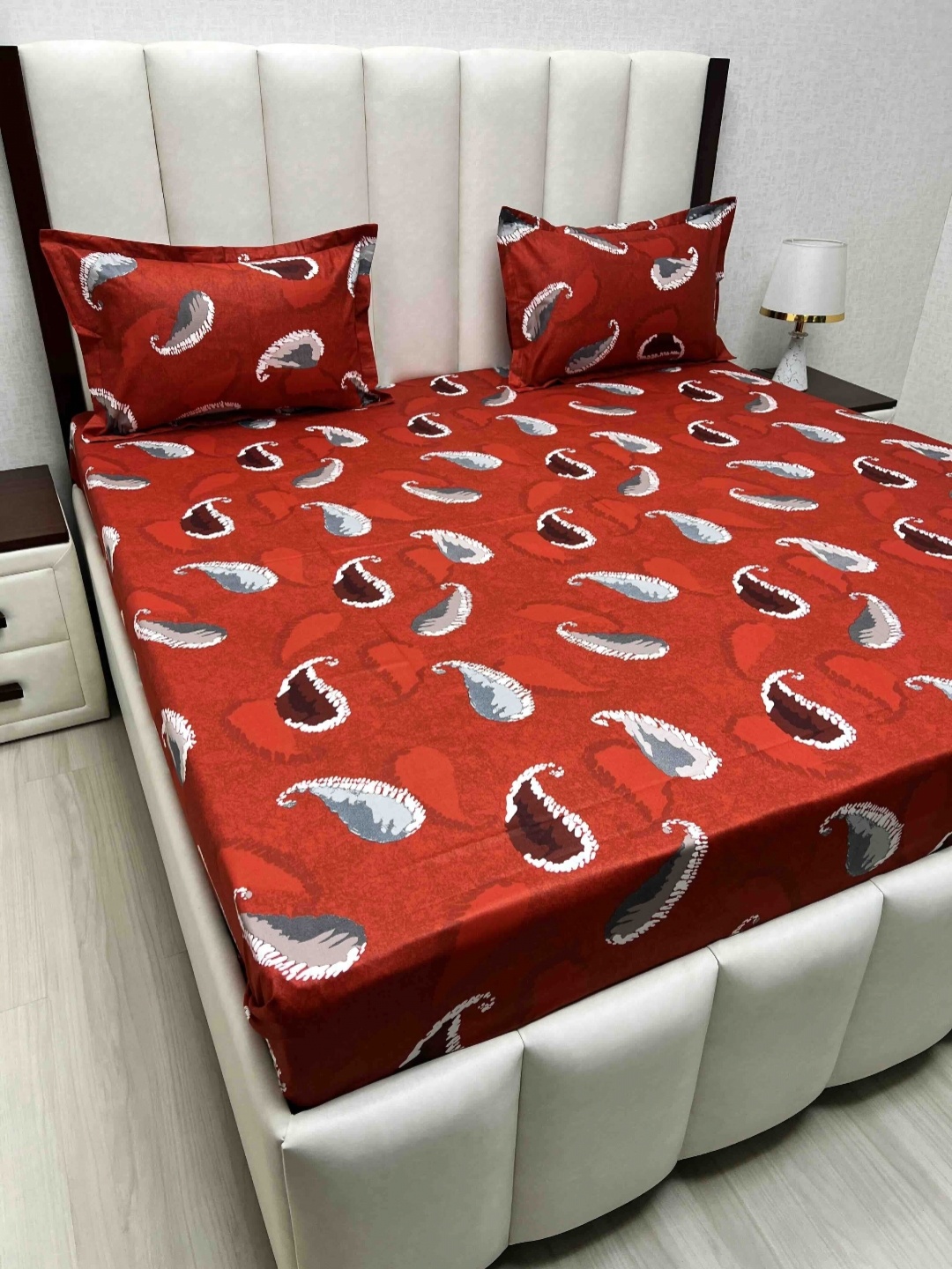 

Pure Decor Red & White Ethnic Motifs Pure Cotton 200 TC Queen Bedsheet Set 2.28 m x 2.54 m