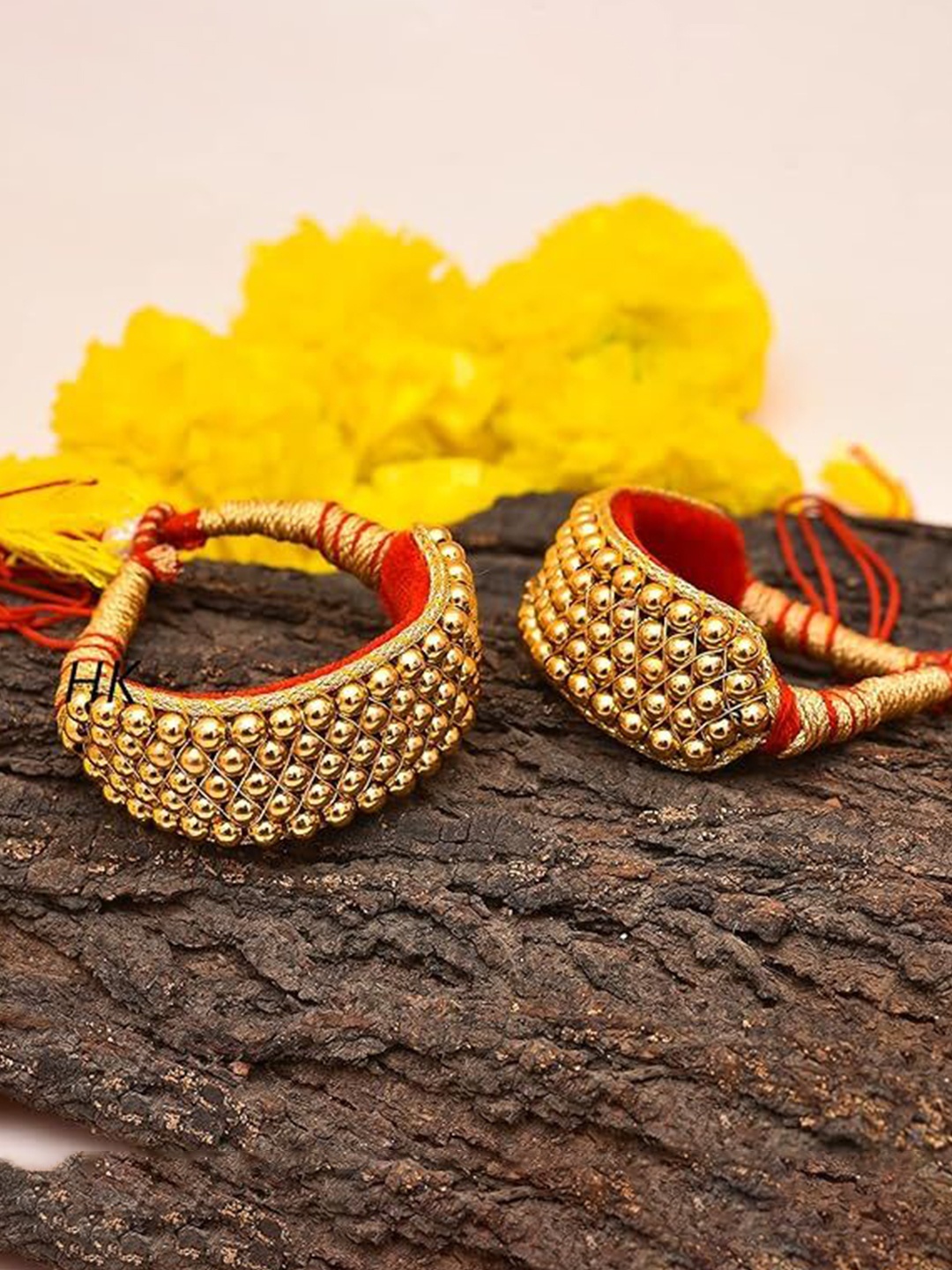 

Kezlin Gold-Plated Artificial Beaded Wraparound Bracelet