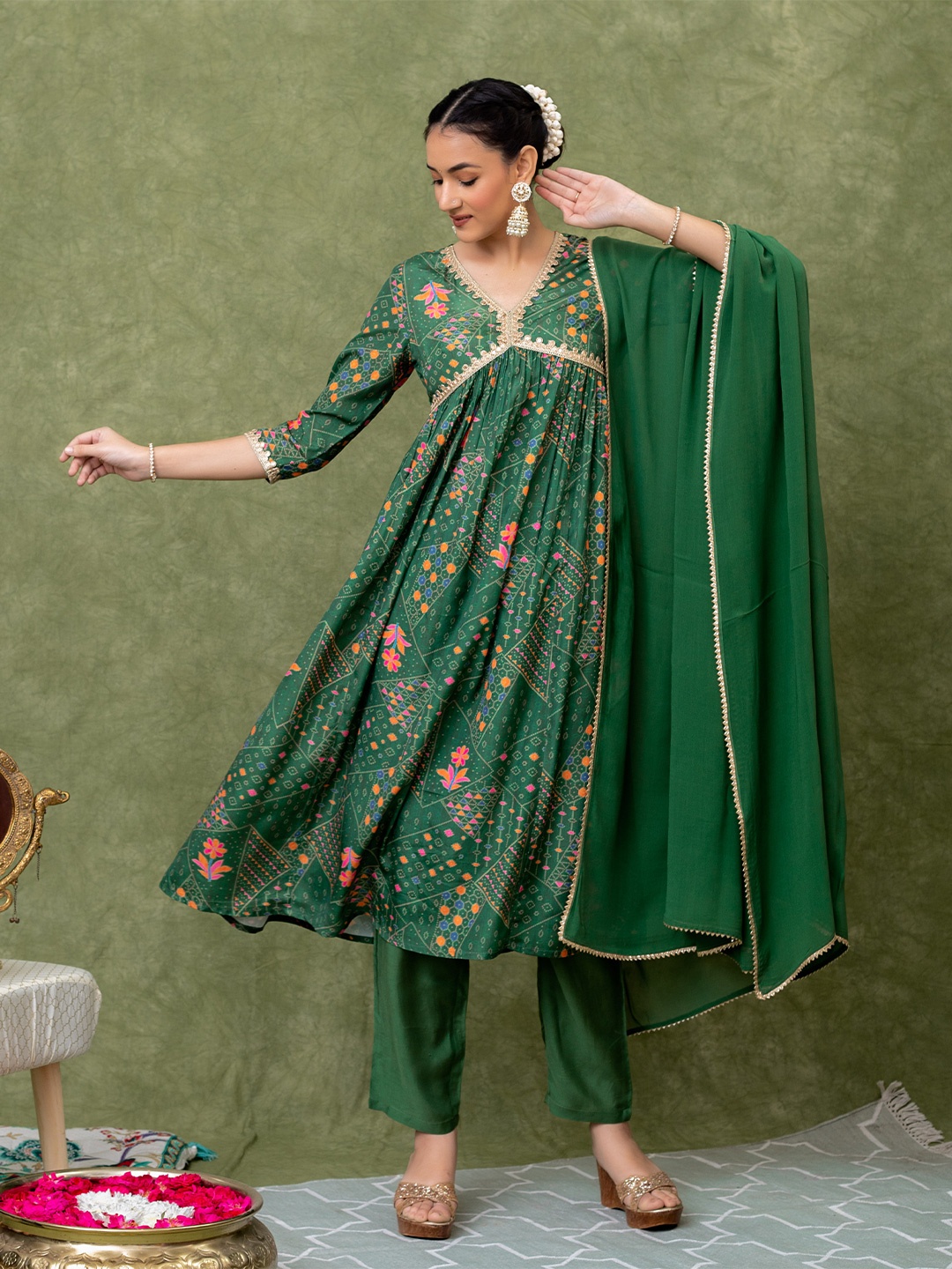 

KASYA Bandhani Printed Empire Sequinned Anarkali Kurta With Trousers And Dupatta, Green