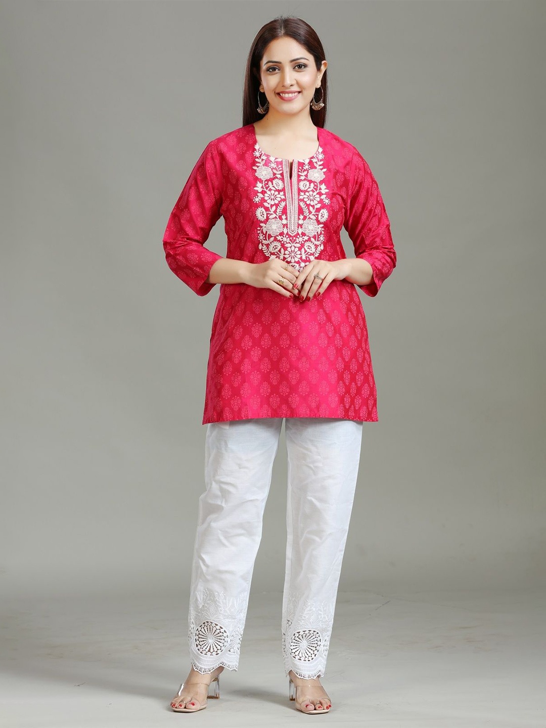 

COTTON CULTURE WomenFloral Embroidered Thread Work Kurti, Pink