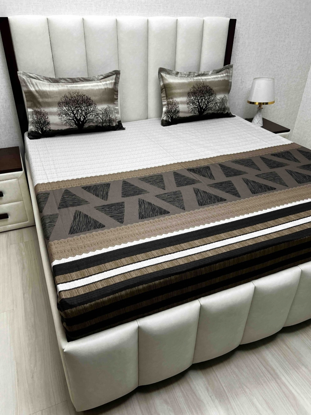 

Pure Decor Royal Lifestyle Geometric 380 TC Pure Cotton King Bedsheet Set-2.74 m x 2.74 m, White