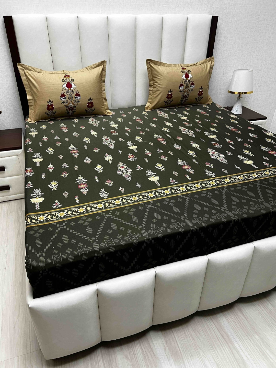 

Pure Decor Royal Lifestyle Floral 350 TC Pure Cotton King Bedsheet Set-2.74 m x 2.74 m, Green