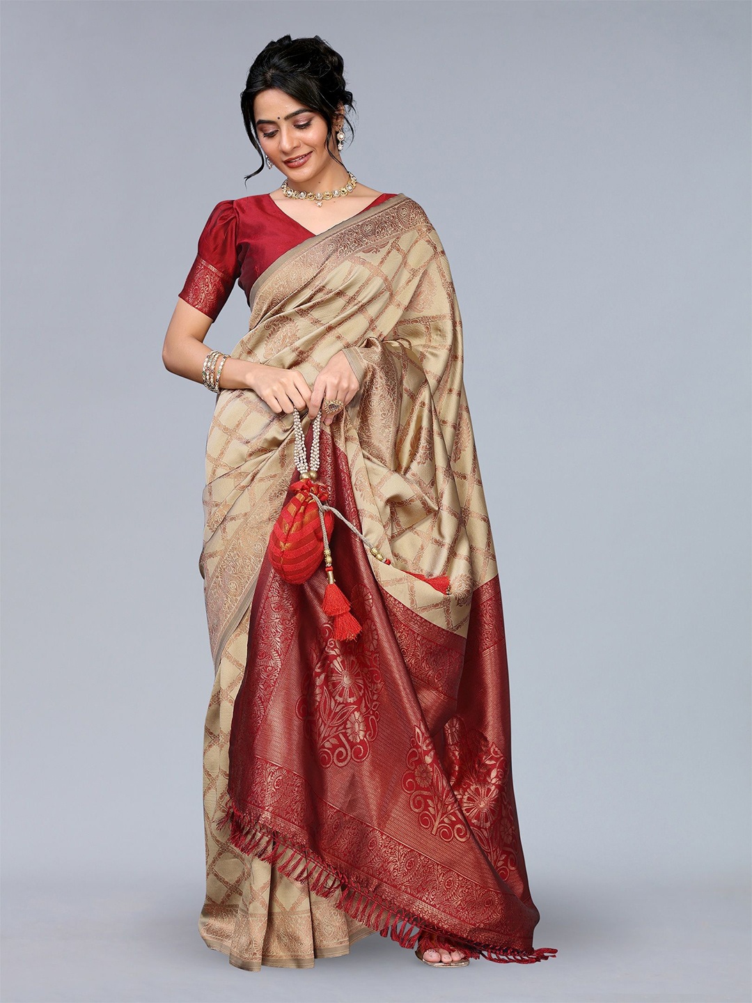 

saretramall Woven Design Zari Banarasi Saree, Cream