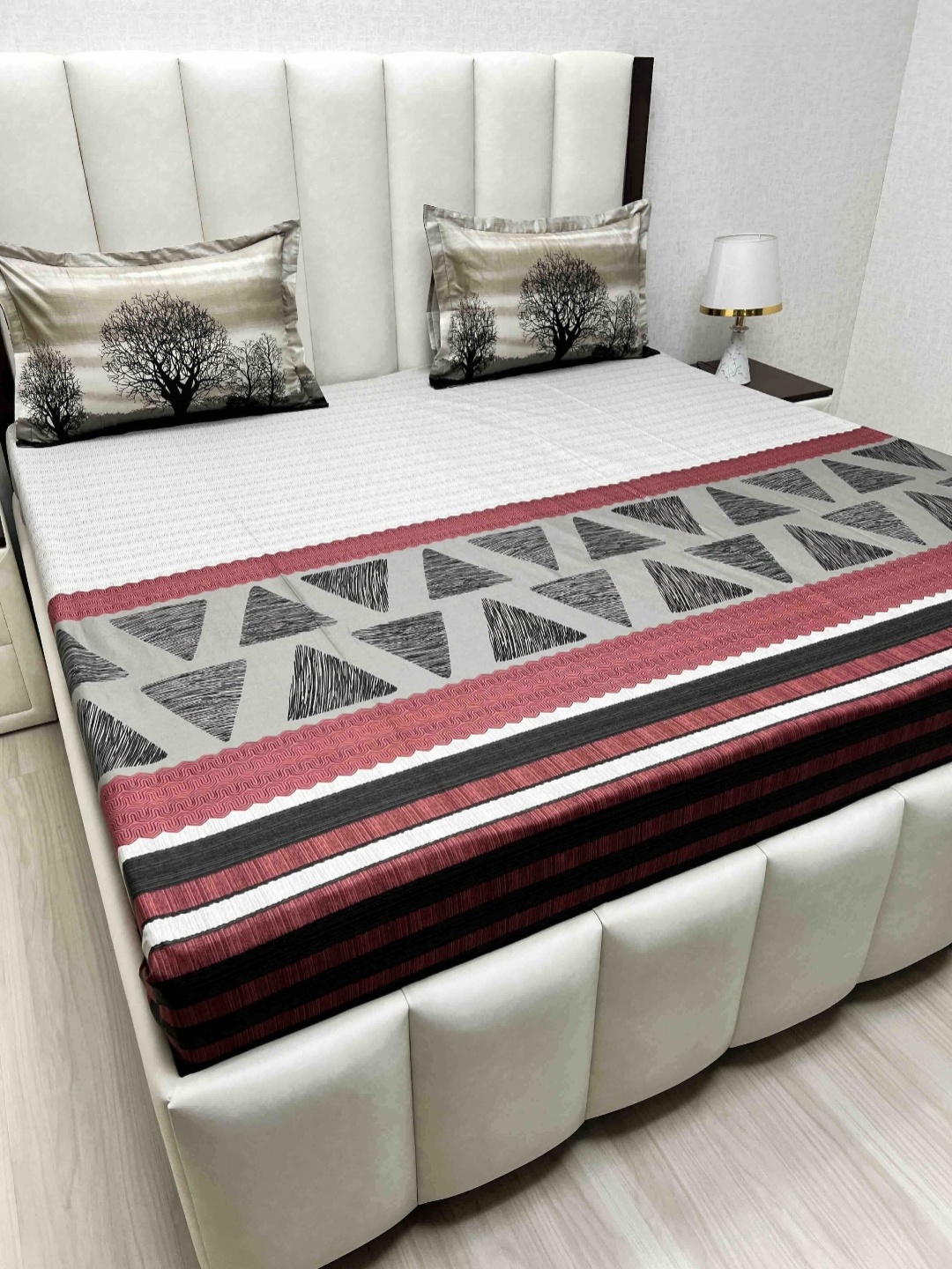 Pure Decor White & Pink Geometric 330 TC King Bedsheet with 2 Pillow Covers