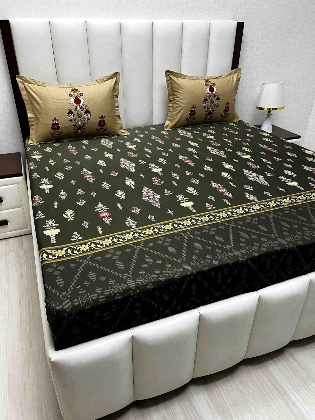 

Pure Decor Royal Lifestyle Floral 260 TC Pure Cotton King Bedsheet Set-2.74 m x 2.74 m, Green