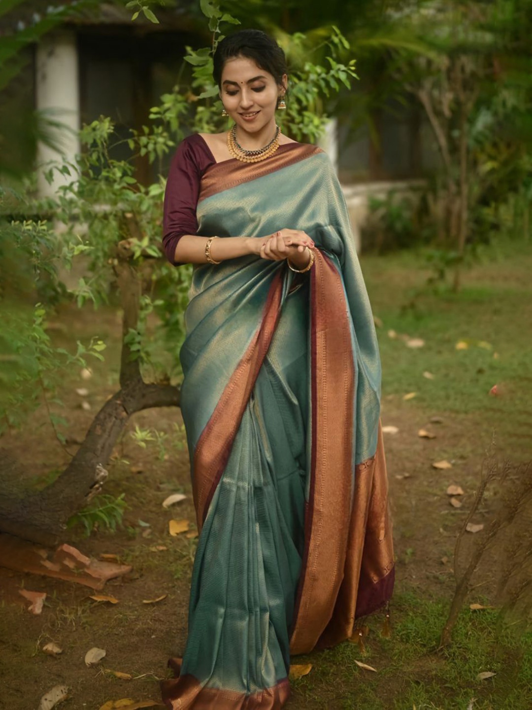 

Fashion Ritmo Woven Design Zari Pure Silk Saree, Green