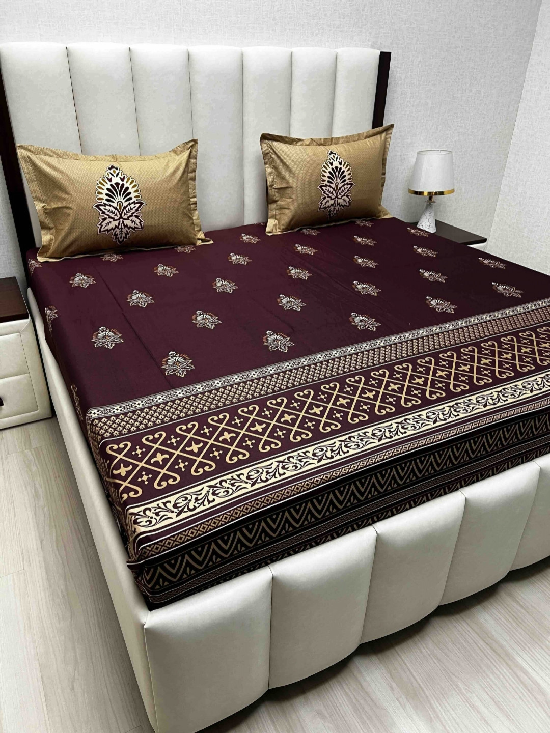 

Pure Decor Maroon & White Ethnic Motifs 250 TC King Bedsheet with 2 Pillow Covers
