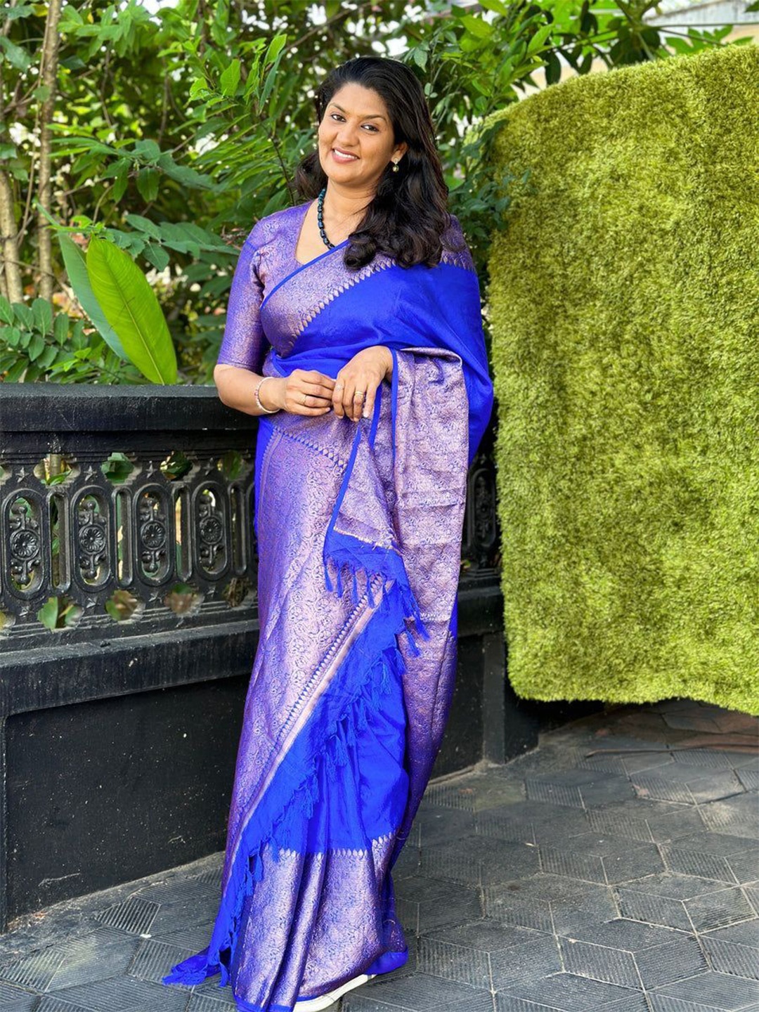 

Fashion Ritmo Woven Design Zari Pure Silk Kanjeevaram Saree, Blue