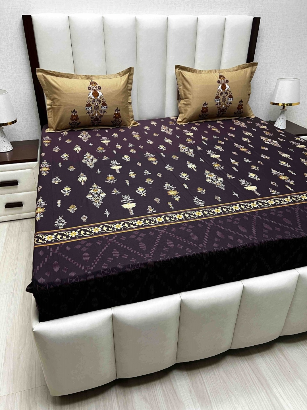 

Pure Decor Purple & White Floral 220 TC Cotton King Bedsheet Set 2.74 m x 2.74 m