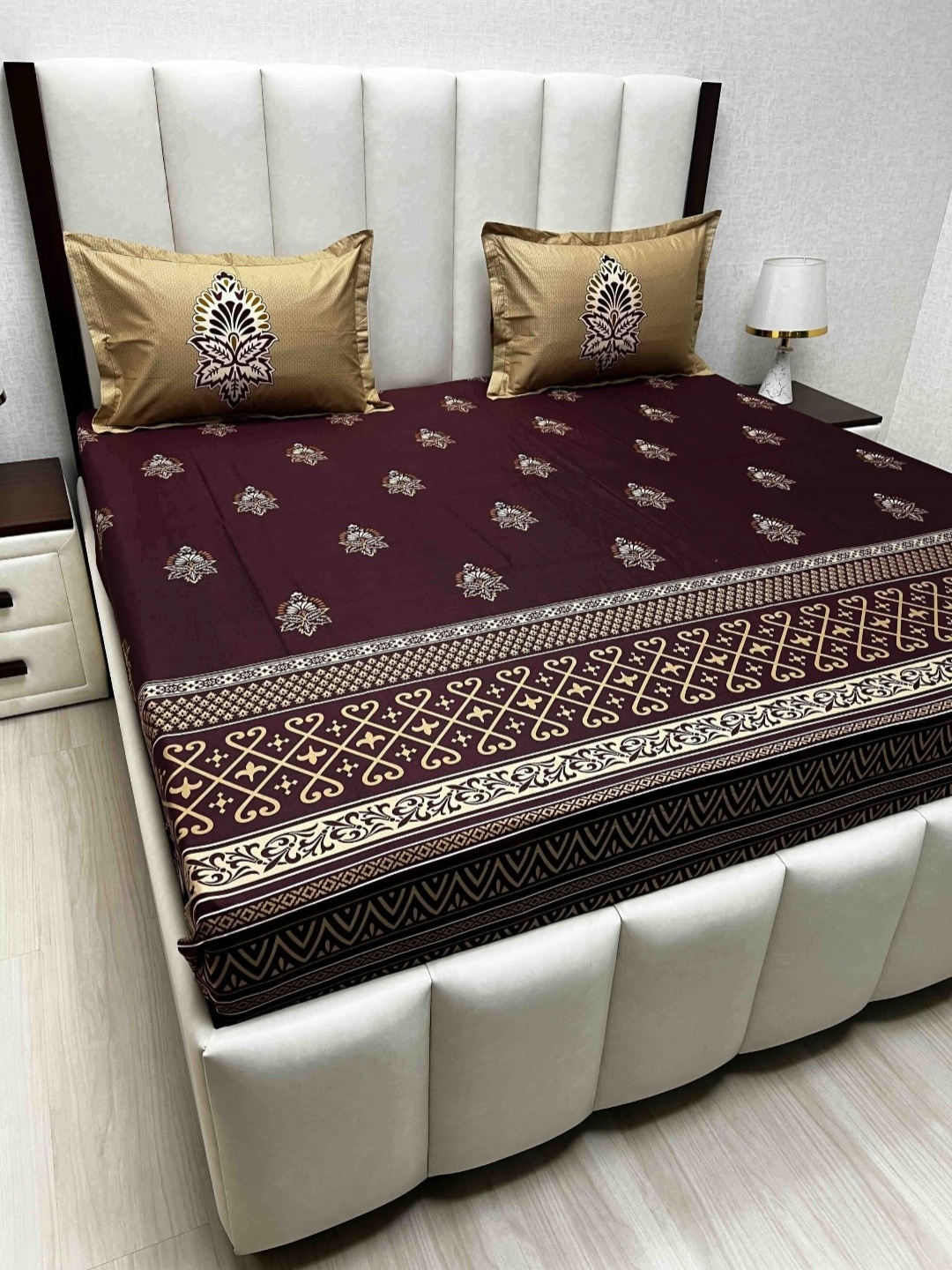 

Pure Decor Maroon & White Ethnic Motifs 220 TC Cotton King Bedsheet Set 2.74 m x 2.74 m