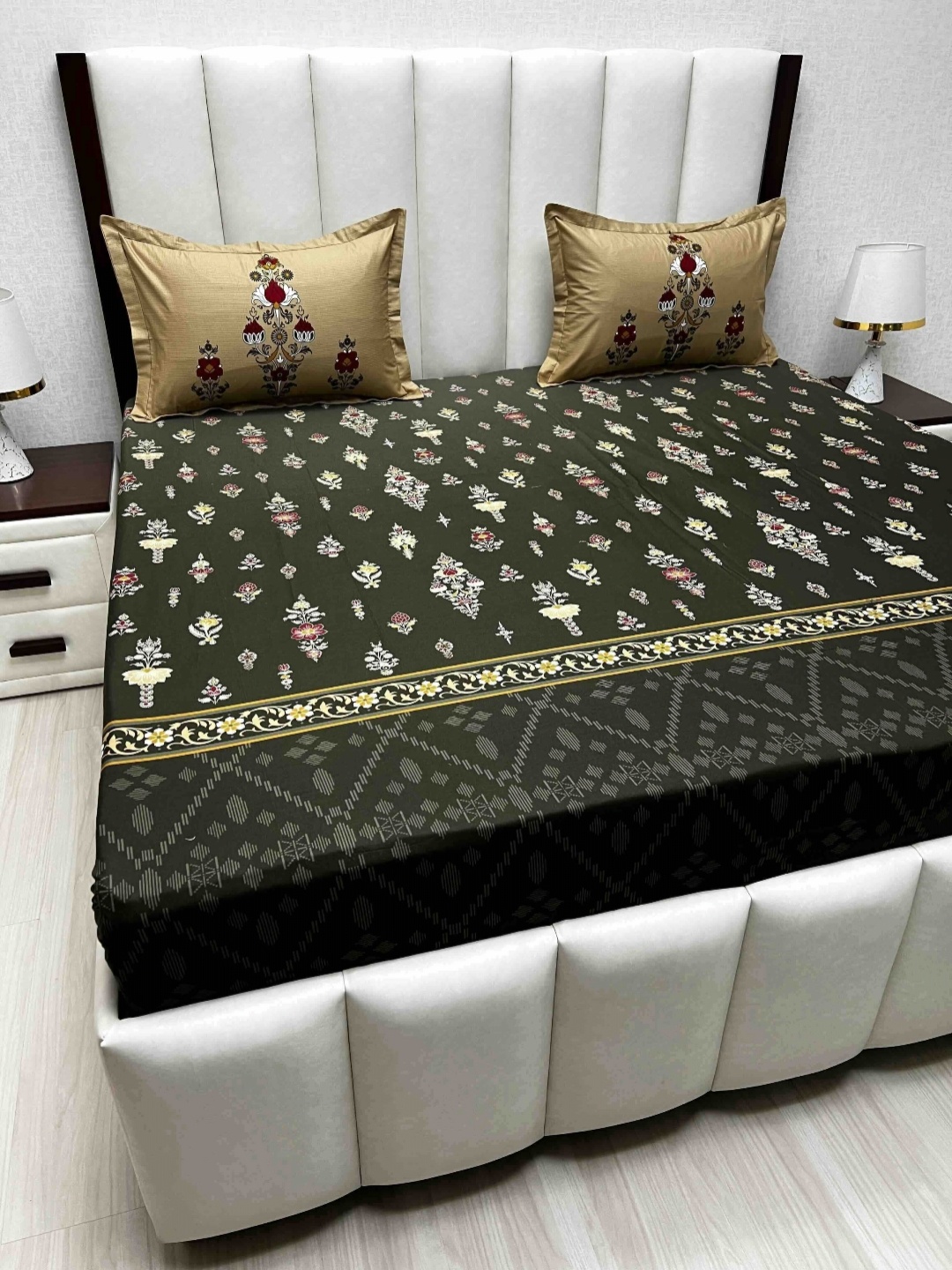 

Pure Decor Green & White Floral 220 TC Cotton King Bedsheet Set 2.74 m x 2.74 m