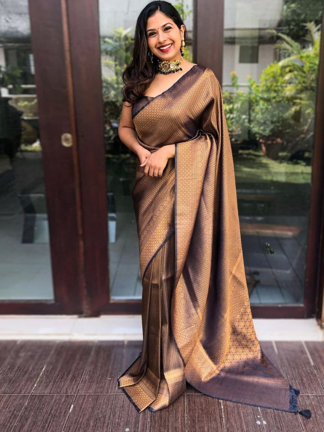 

Fashion Ritmo Woven Design Pure Silk Saree, Black
