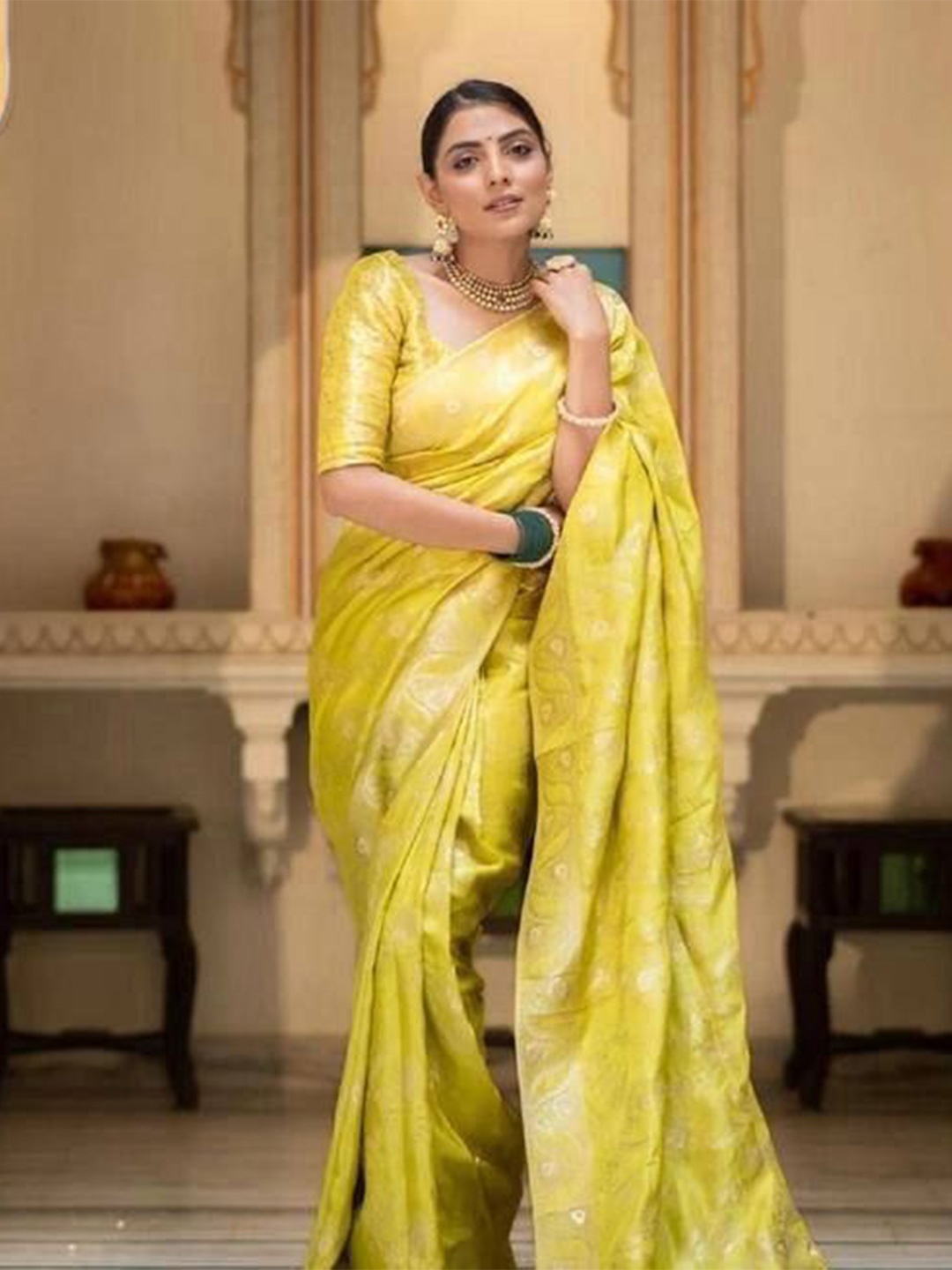 

Rujave Ethnic Motifs Woven Design Zari Kanjeevaram Saree, Yellow