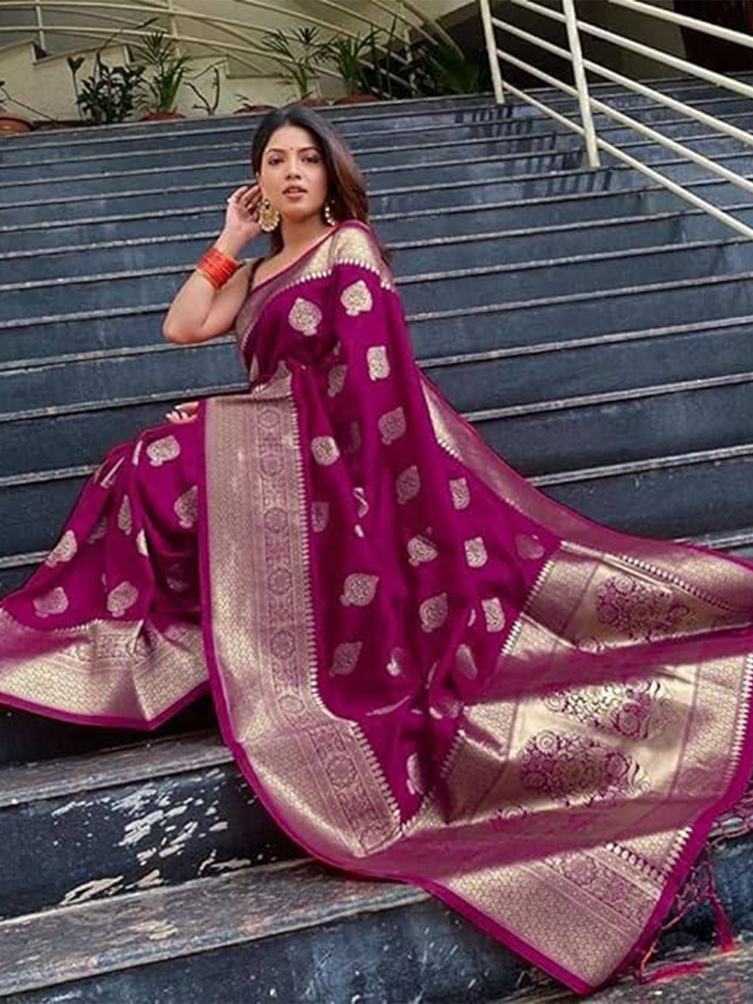 

Rujave Ethnic Motifs Zari Kanjeevaram Saree, Purple