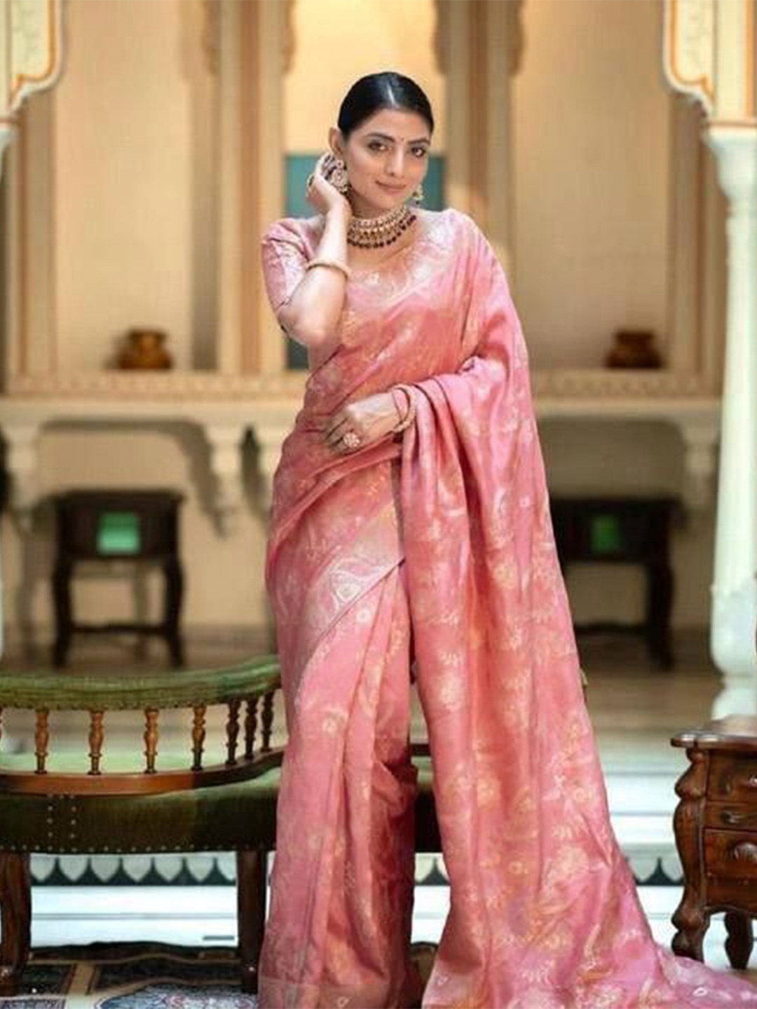 

Rujave Woven Design Zari Kanjeevaram Saree, Peach