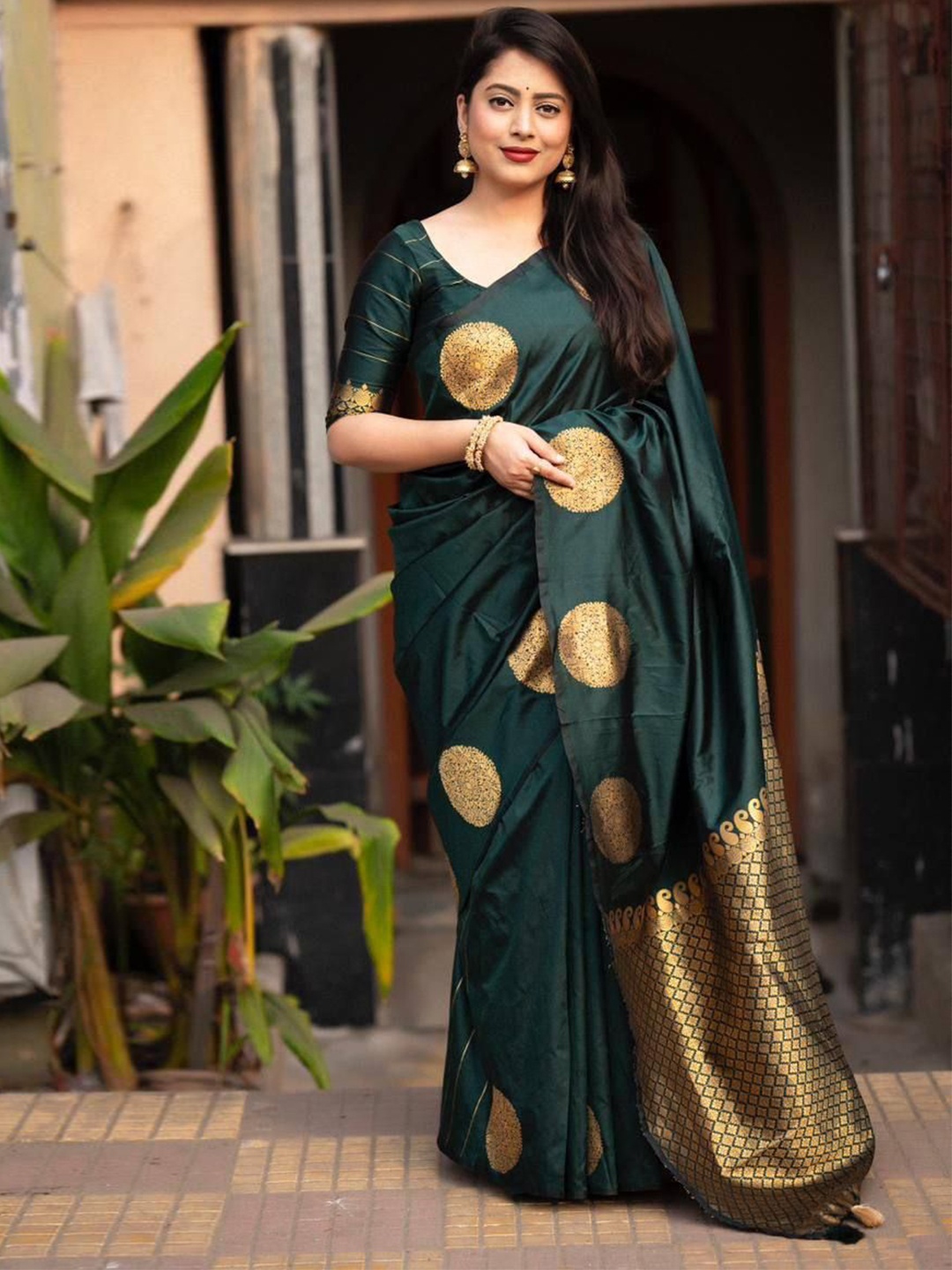 

Rujave Ethnic Motifs Zari Kanjeevaram Saree, Green