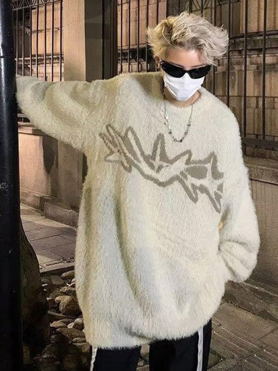 

StyleCast Men Printed Round Neck Pullover Sweatshirt, Cream
