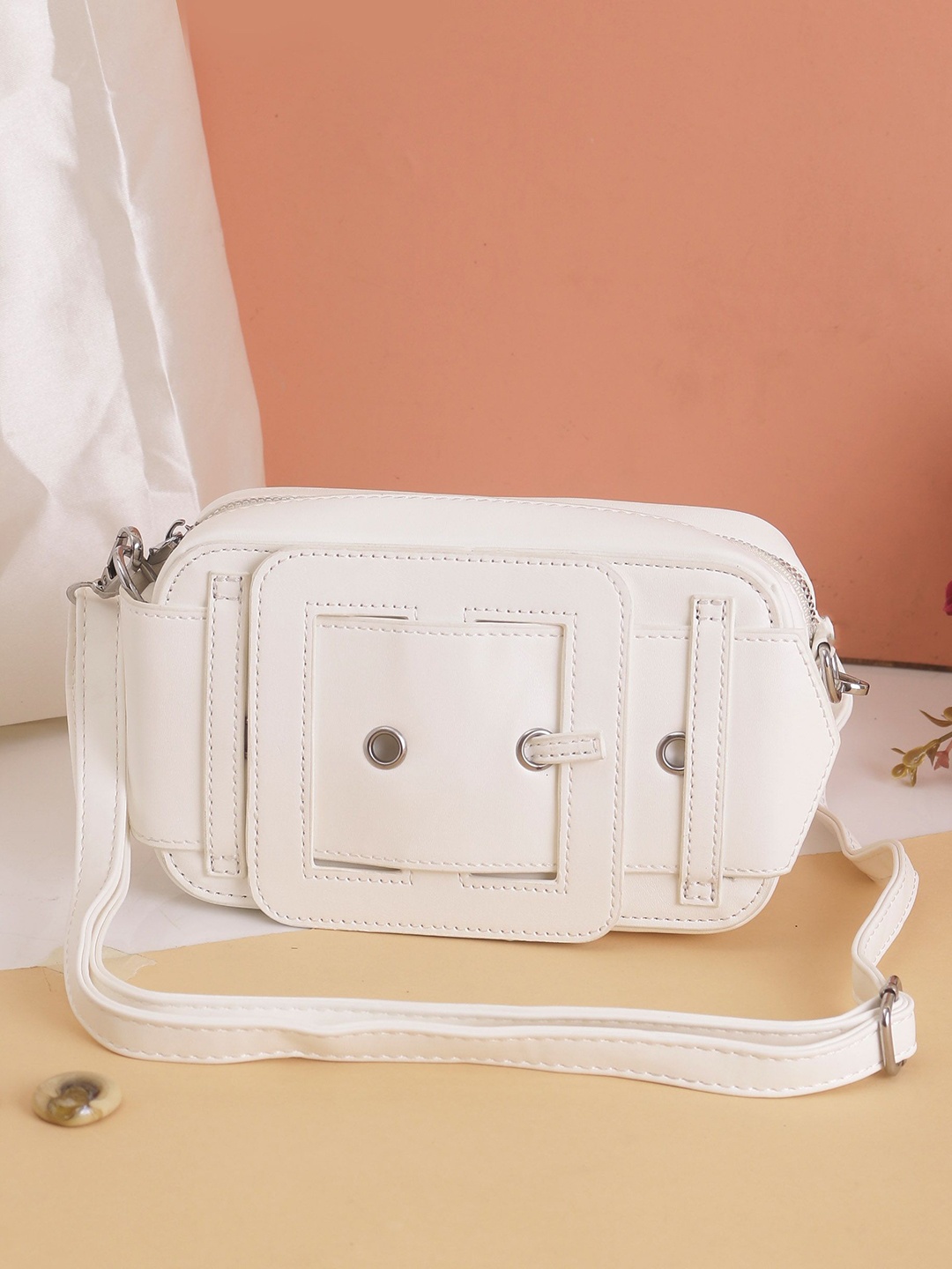 

TREASO CLOSET Euphoria Sling Bag, White