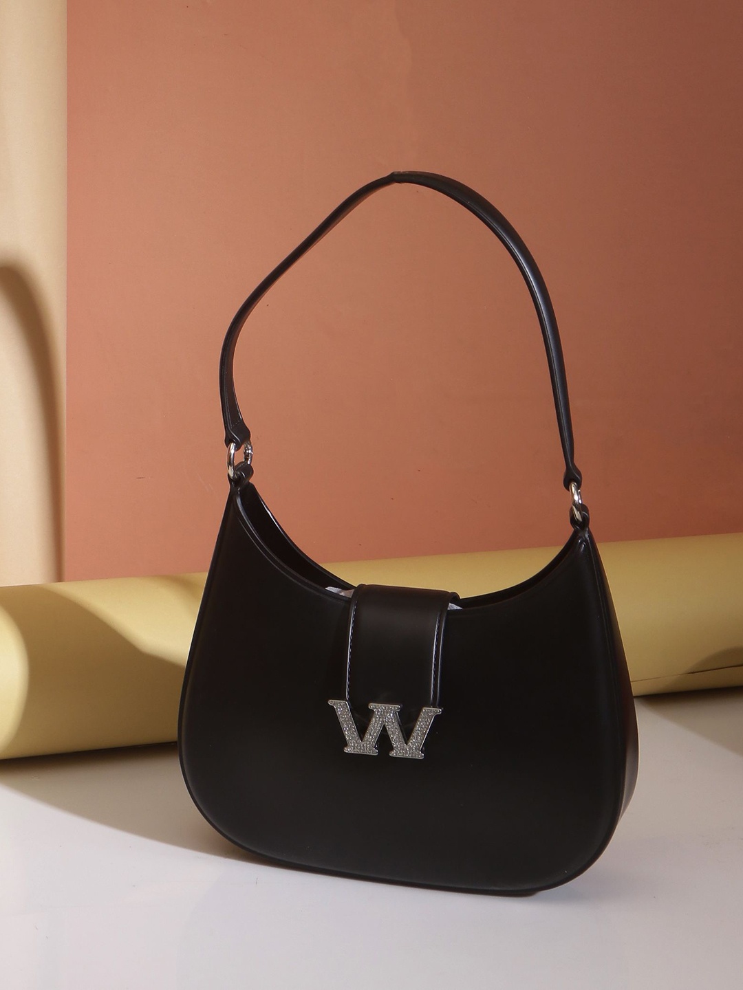 

TREASO CLOSET Wabin Shoulder Cum Sling Bag, Black