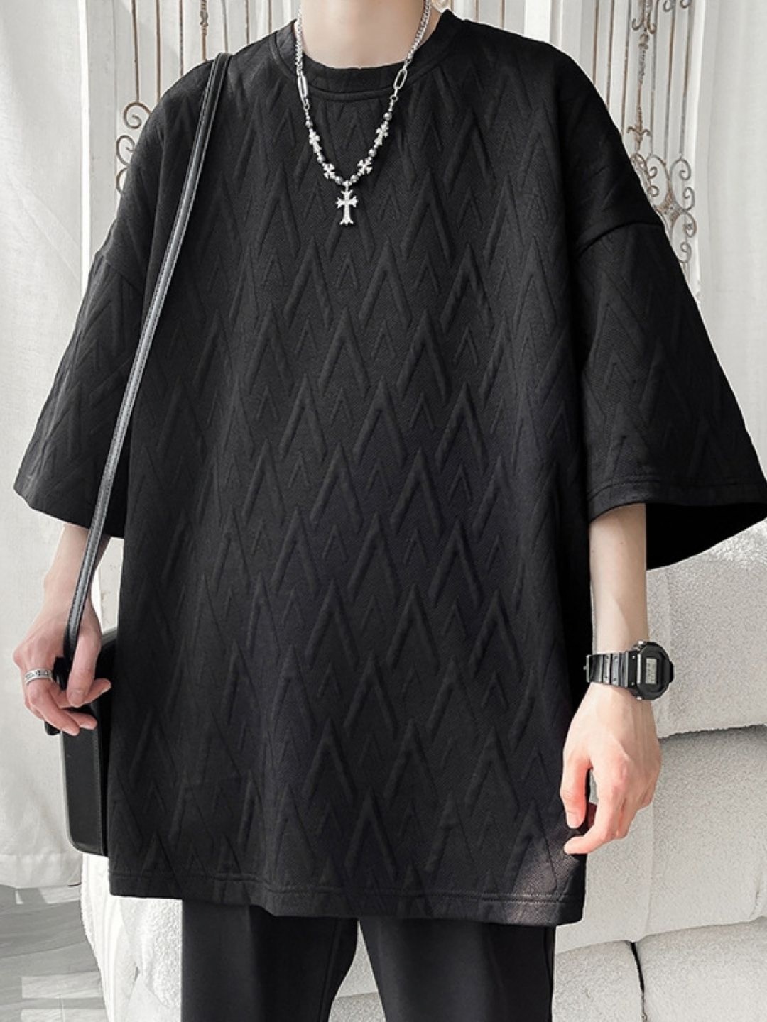 

StyleCast Men Self Design Round Neck Oversized T-shirt, Black