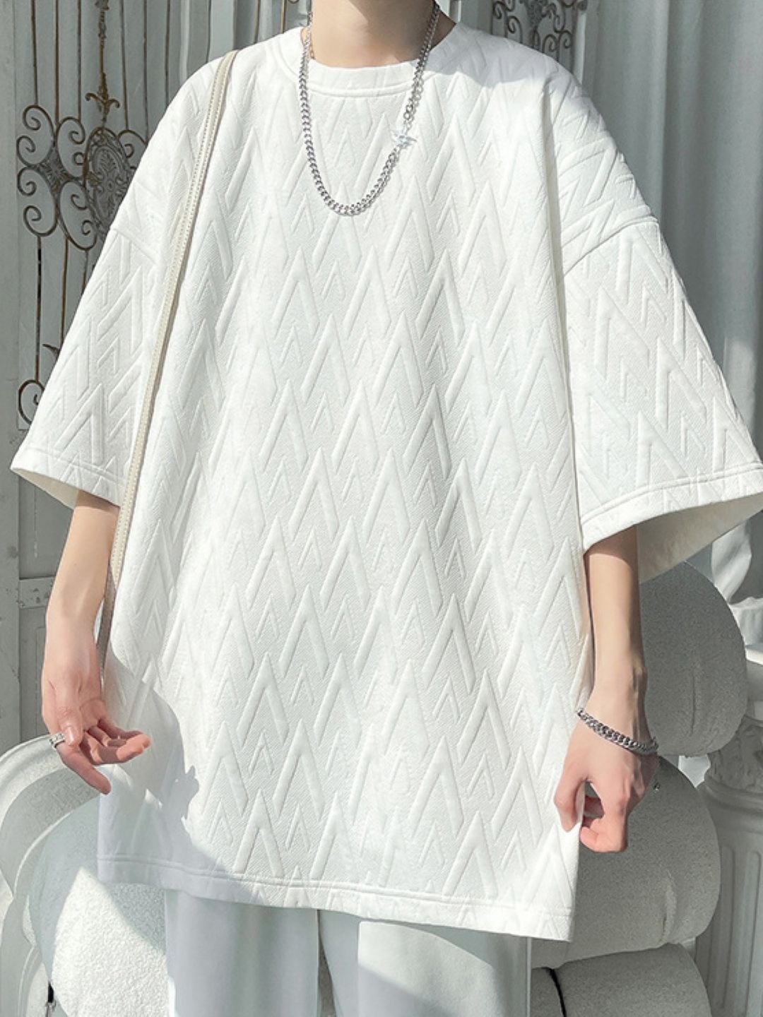 

StyleCast Men Self Design Round Neck Oversized T-shirt, White