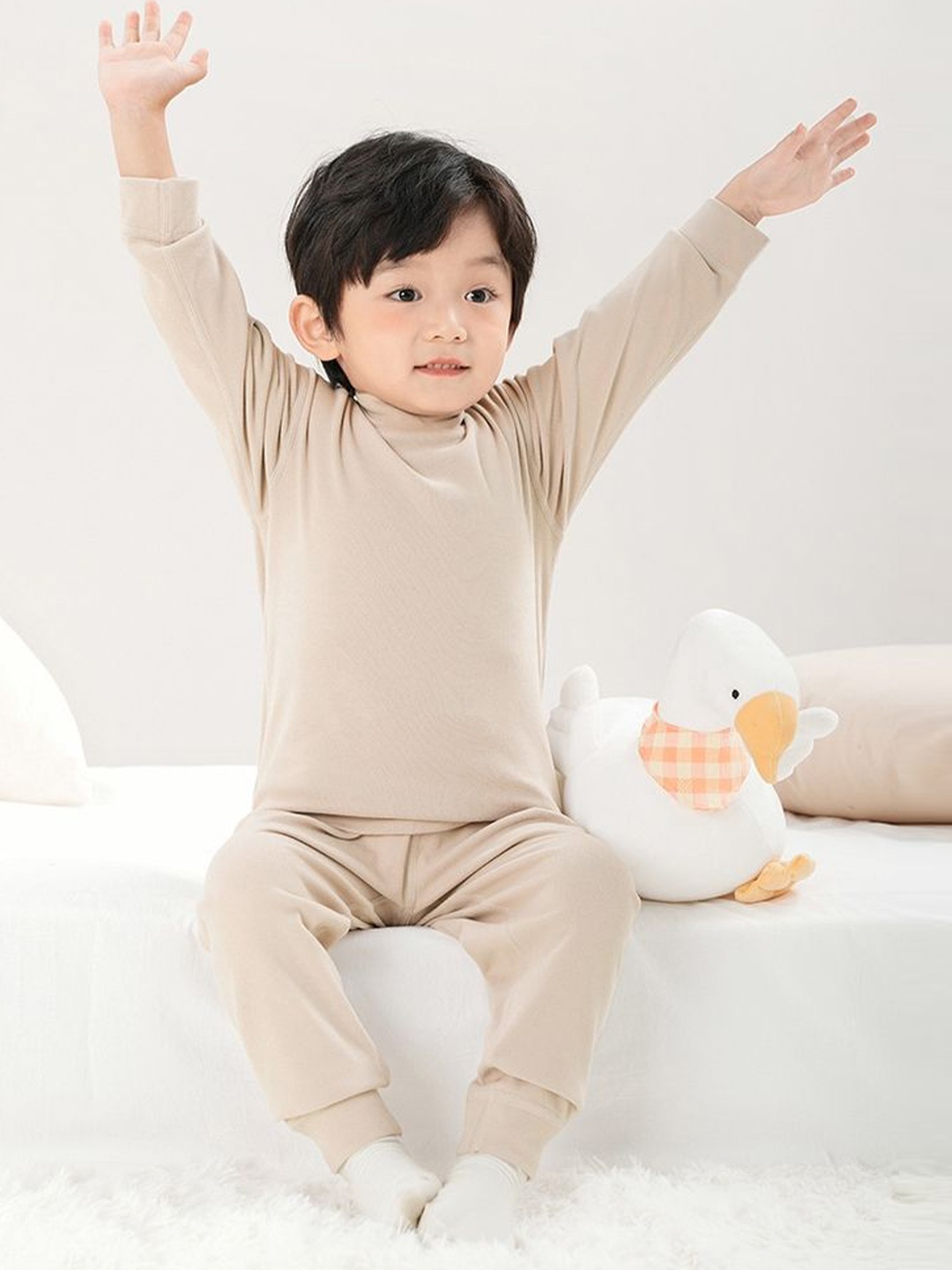 

LULU & SKY Boys Solid Night suit, Beige