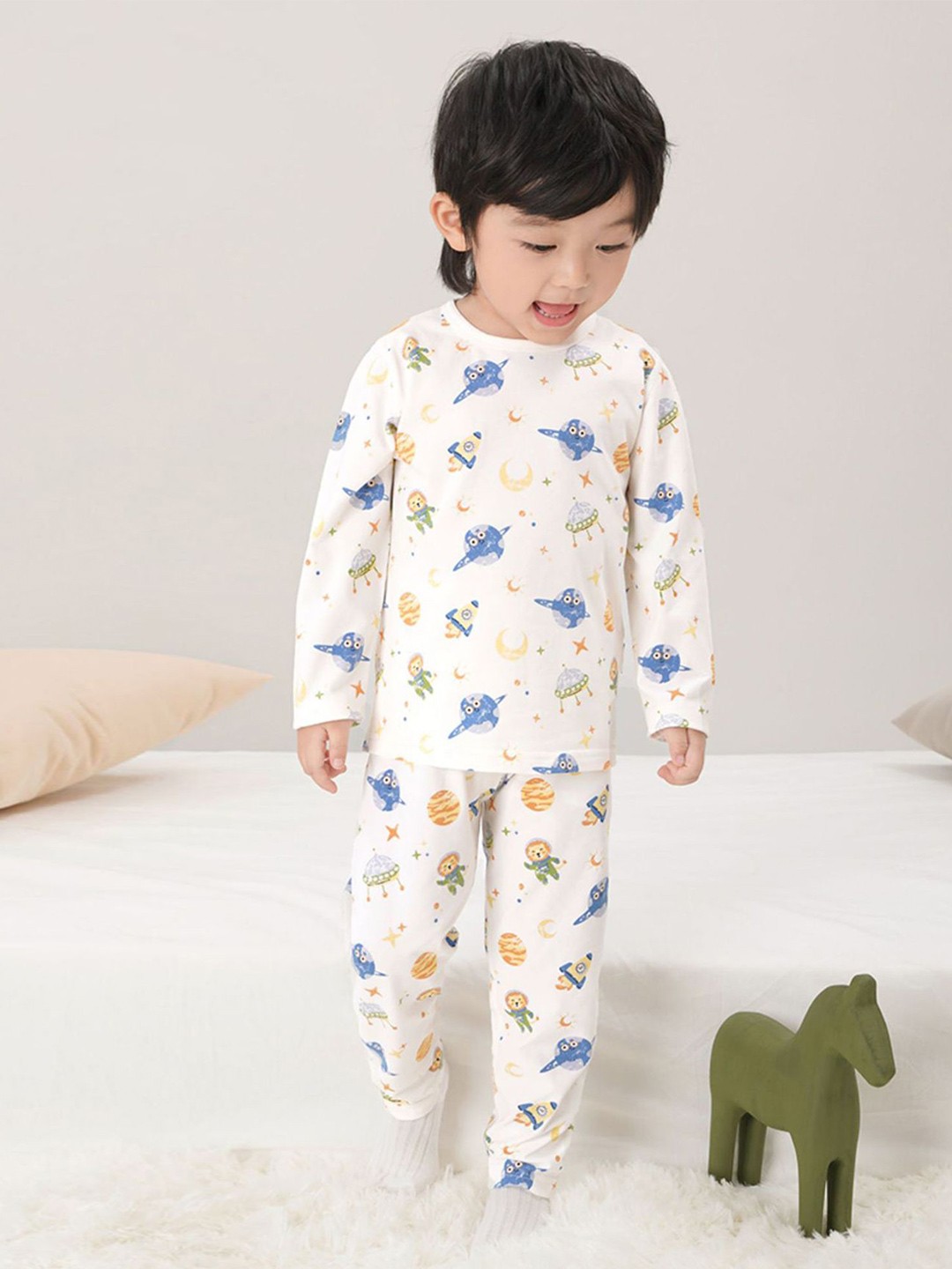 

LULU & SKY Boys Graphic Printed Night suit, Beige