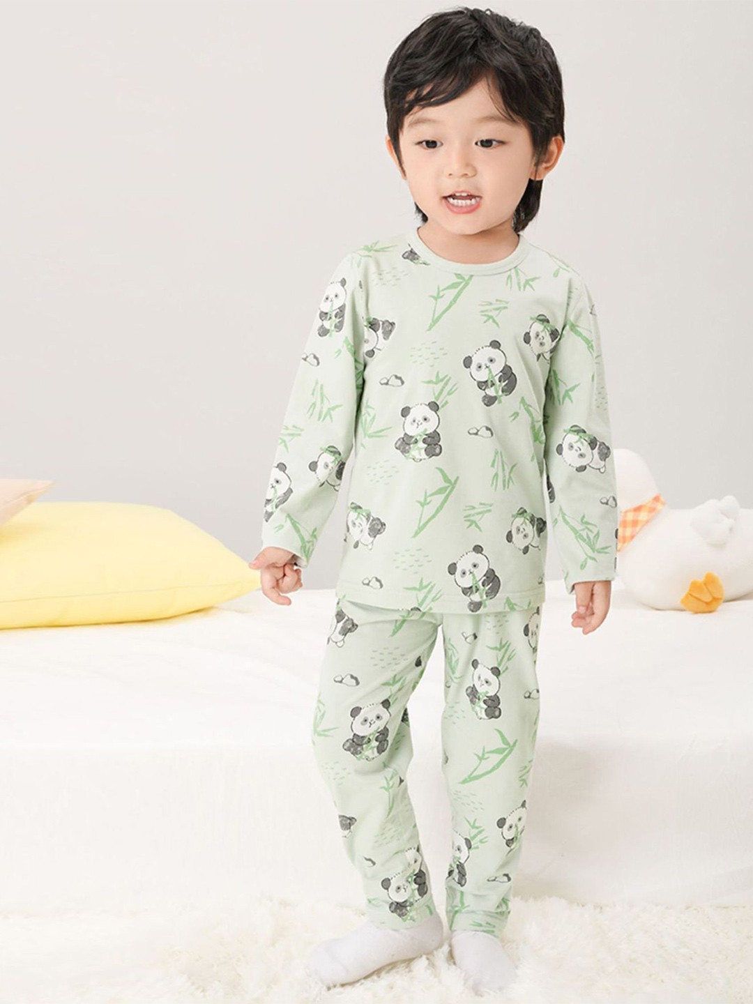 

LULU & SKY Boys Cartoon Characters Printed Night suit, Green
