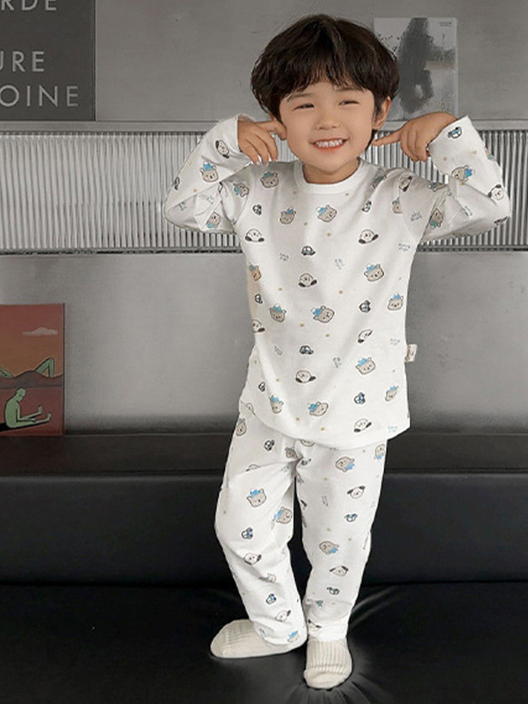 

LULU & SKY Boys Graphic Printed Night suit, Off white