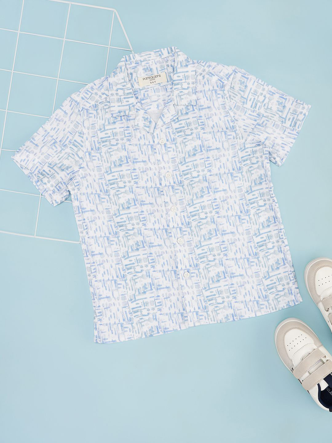 

Pantaloons Junior Boys Cuban Collar Abstract Printed Casual Shirt, White