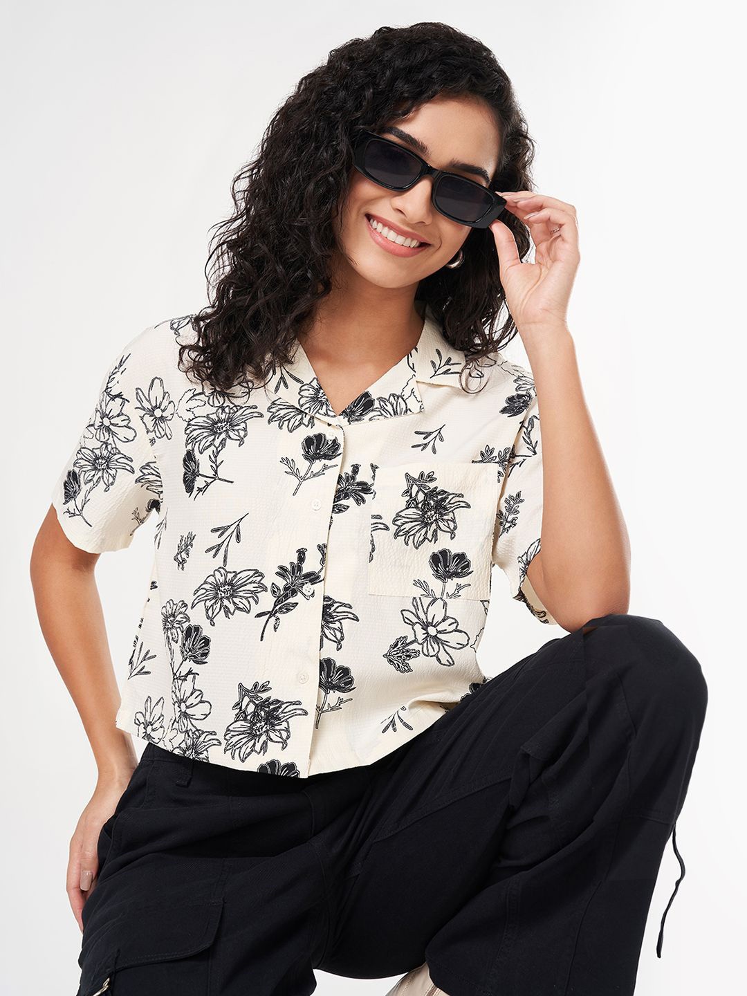 

People Women Boxy Fit Cuban Collar Floral Printed Casual Shirt, Off white