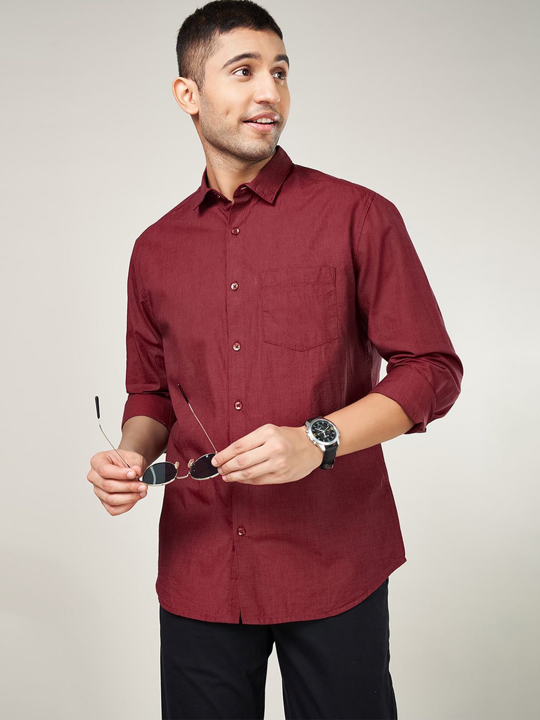 

Peregrine by Pantaloons Men Spread Collar Solid Cotton Casual Shirt, Maroon