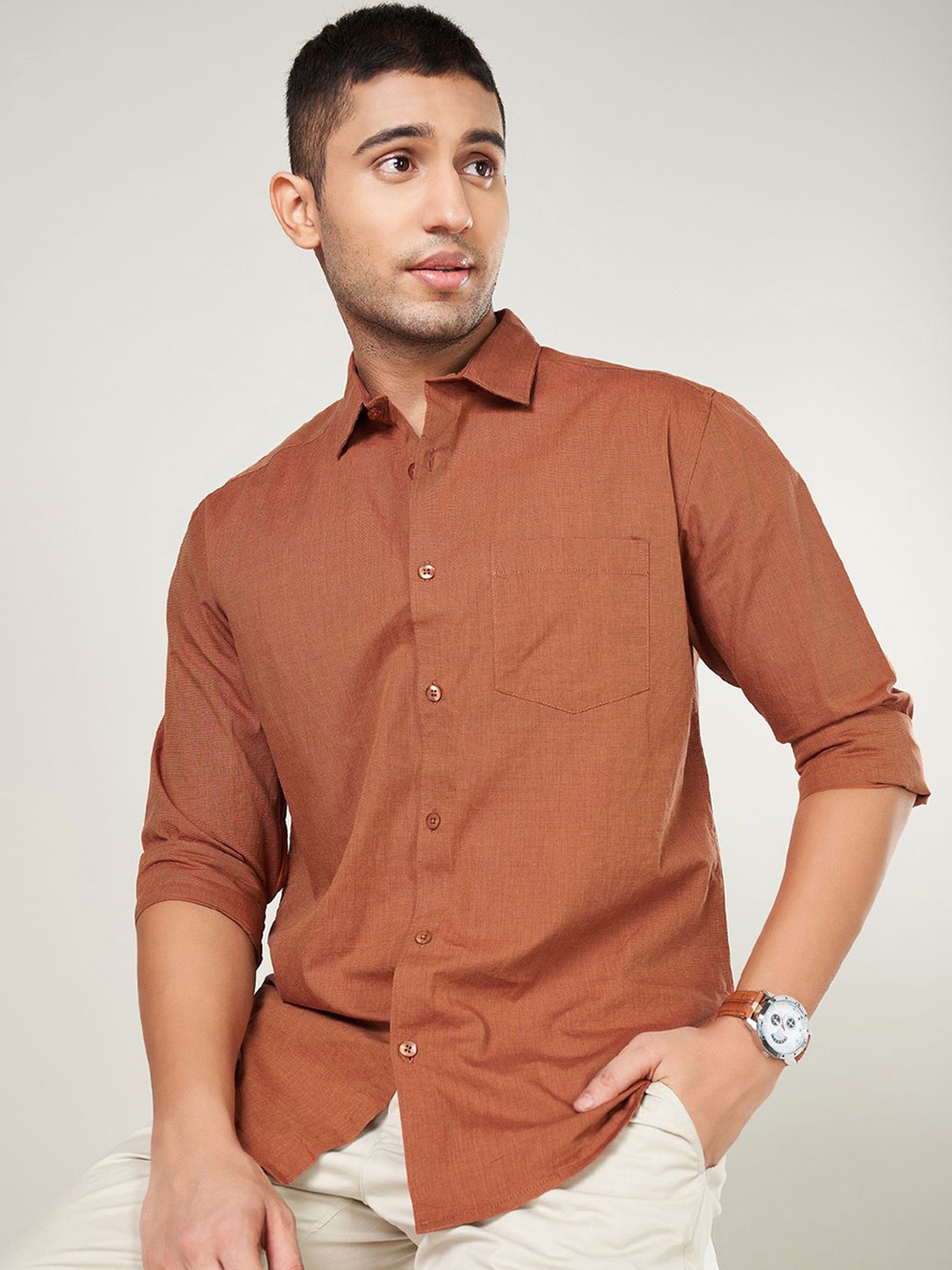 

Peregrine by Pantaloons Men Spread Collar Solid Cotton Casual Shirt, Rust
