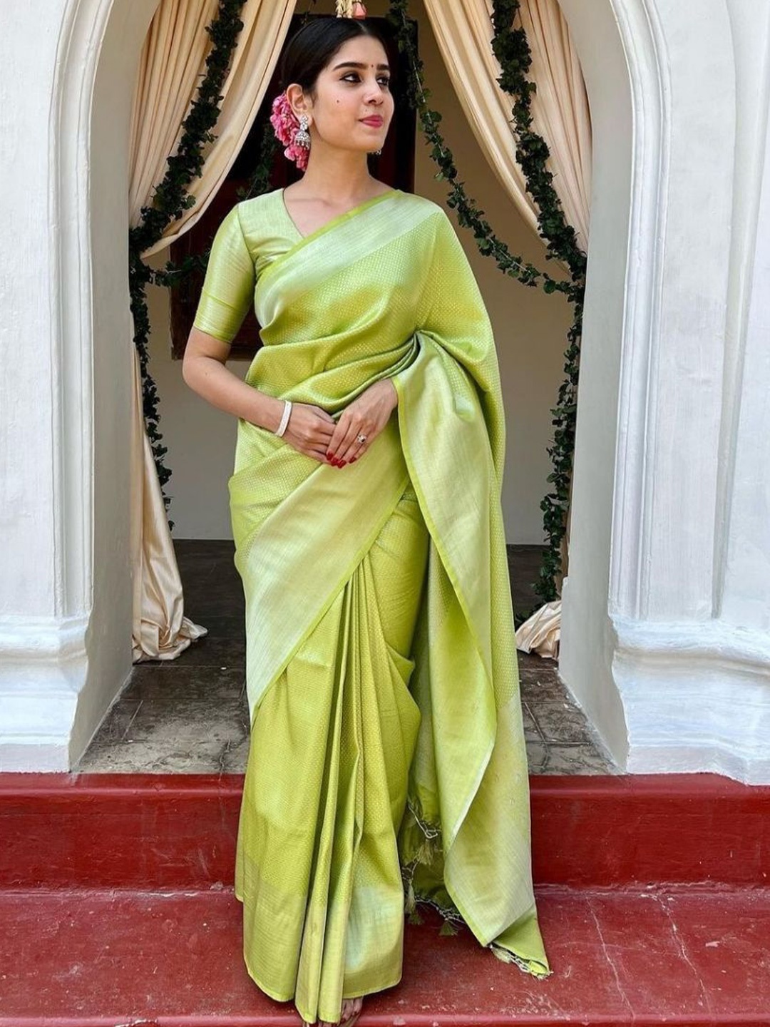

Fashion Ritmo Woven Design Zari Pure Silk Saree, Green