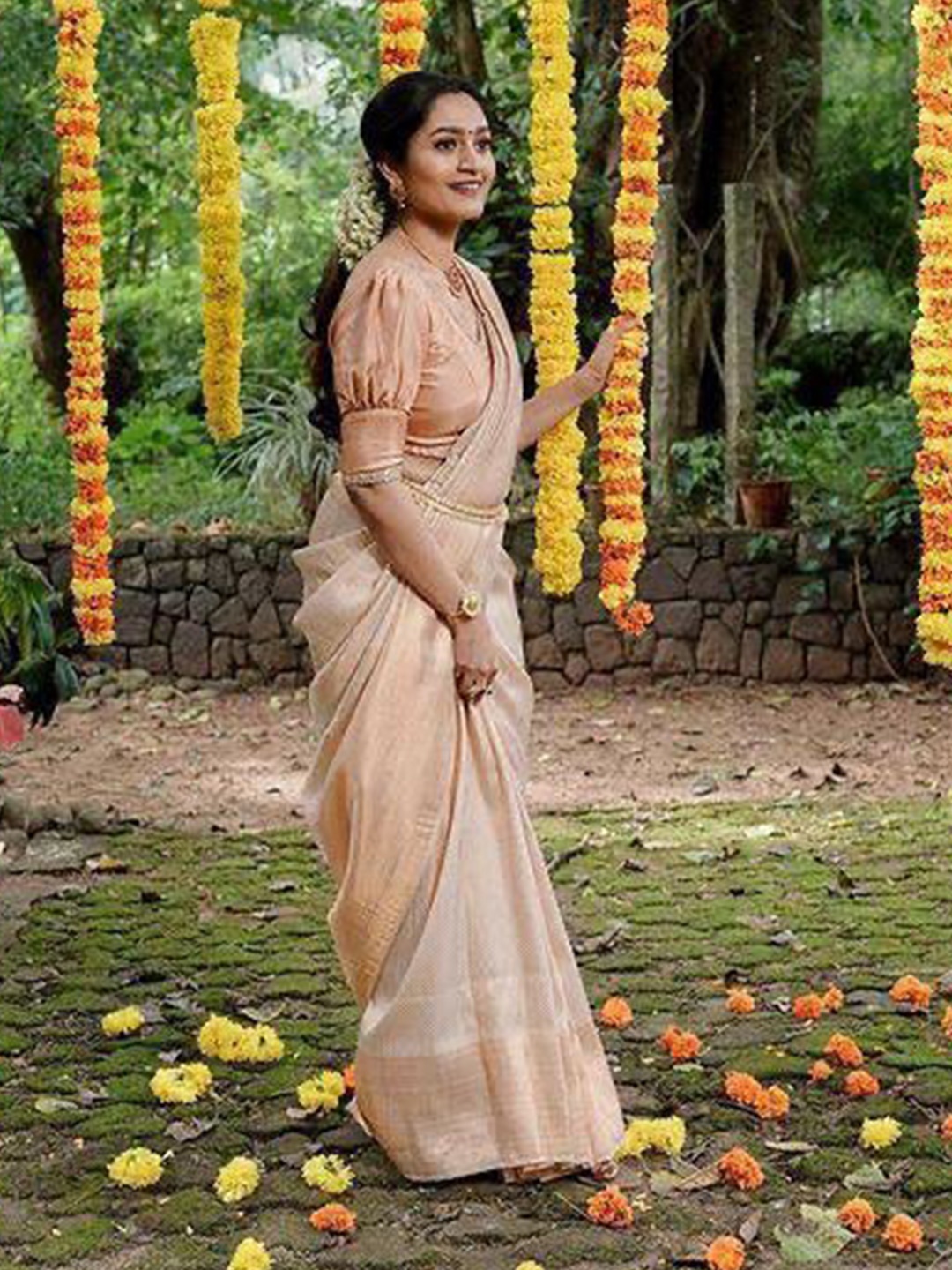 

Fashion Ritmo Woven Design Zari Pure Silk Saree, Cream
