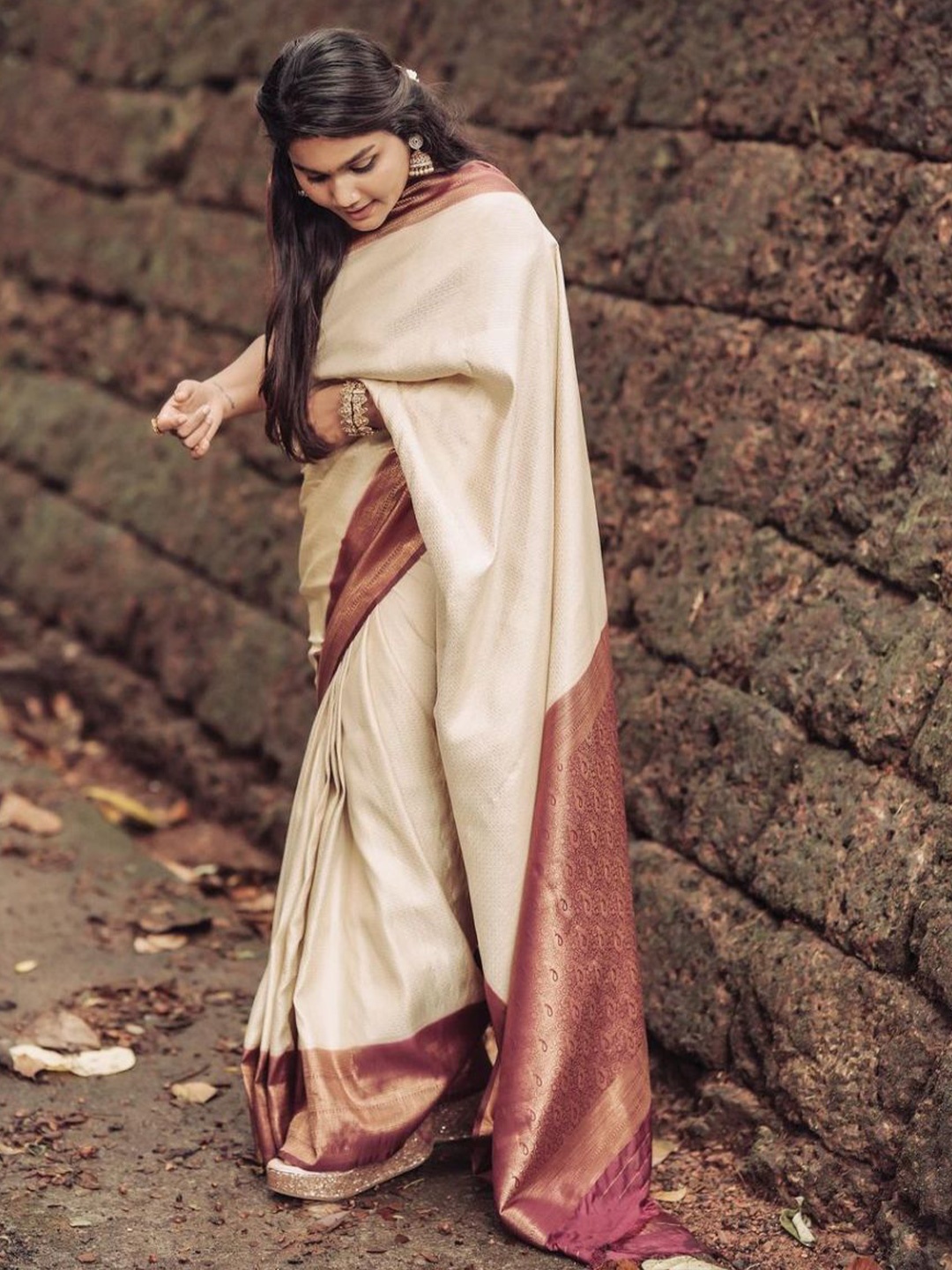 

Fashion Ritmo Woven Design Zari Pure Silk Saree, Cream